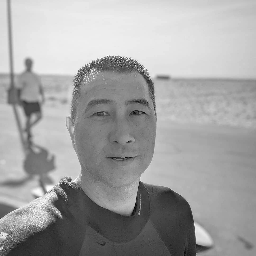 Merry Xmas to me!  I got to paddle out this morning with my patient. 🌞 was out, 🌊was glassy and cold, and 🐬 splashed nearby.
.
It always feels invigorating to get out into the water🏄. No matter how few 🌊 I catch. 🤦&zwj;♂️
.
Today was special.  