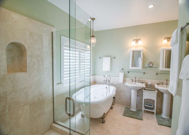 Arrowhead_MasterBath.jpg