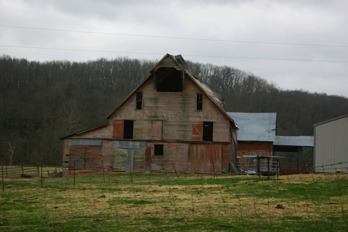 butterfield-farms-barn.gif