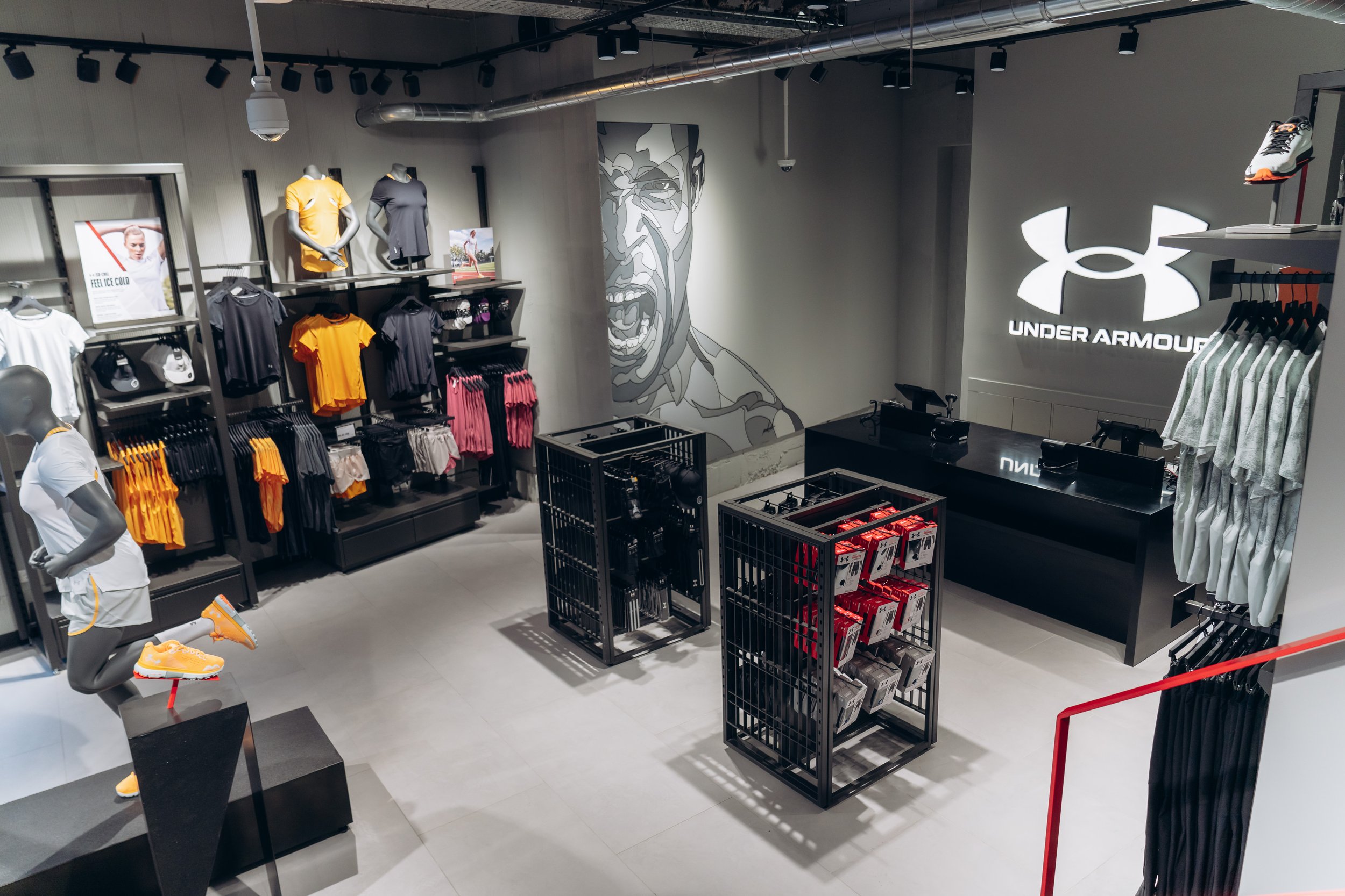 Under Armour - FlagshipStore Amsterdam Q4 2022 - ©rachelecclestone - October 05, 2022-1199.jpg