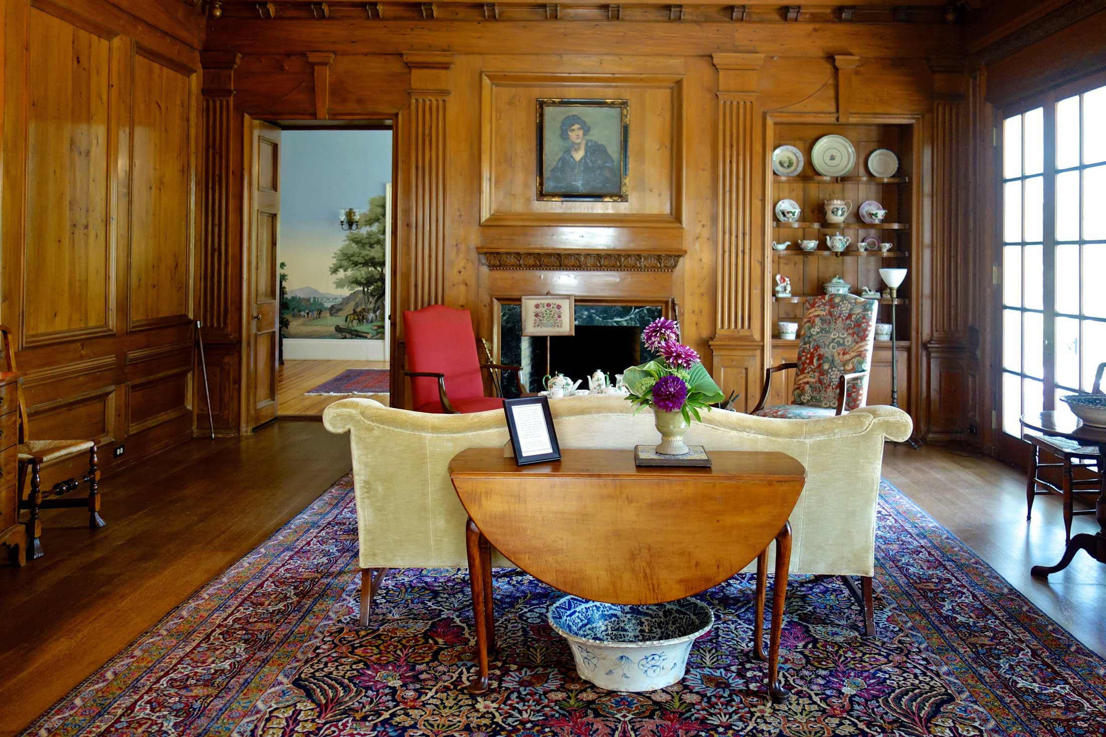 The-Fells-Estate-Sunapee-NH-sitting-room.jpg
