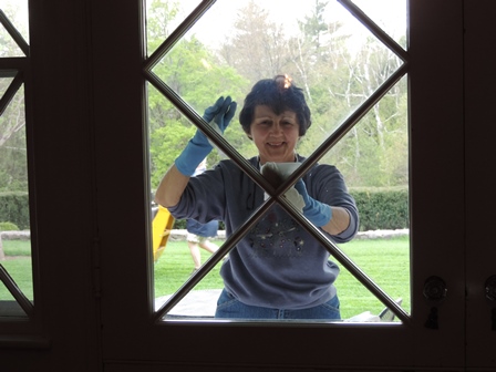 Volunteer Cleaning Windows-r.JPG