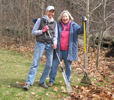 Volunteers Enjoy Raking-r.JPG