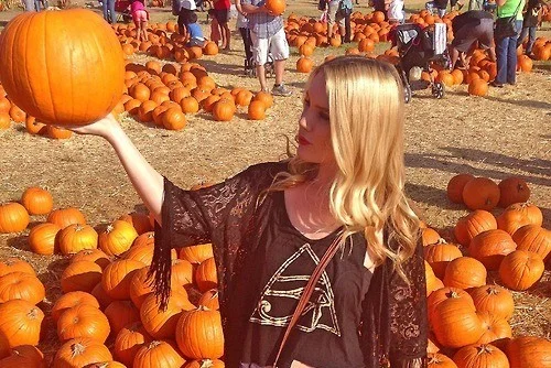 Local Pumpkin Patch Owners Enact "You Instagram It, You Buy It" Policy