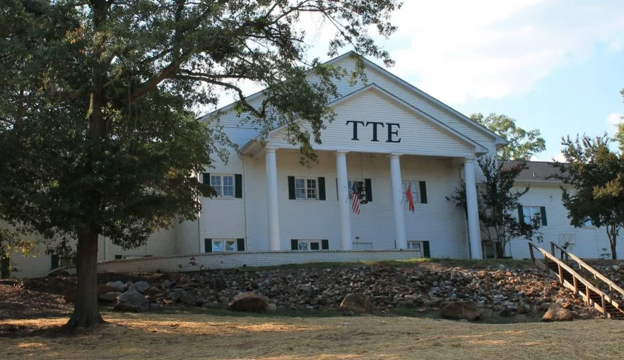 Frat Bro Disbands Study Group After No Girls Show Up