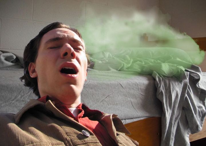 “This Weather Gave Me a Cold” Says Freshman Who Hasn’t Washed Sheets All Semester