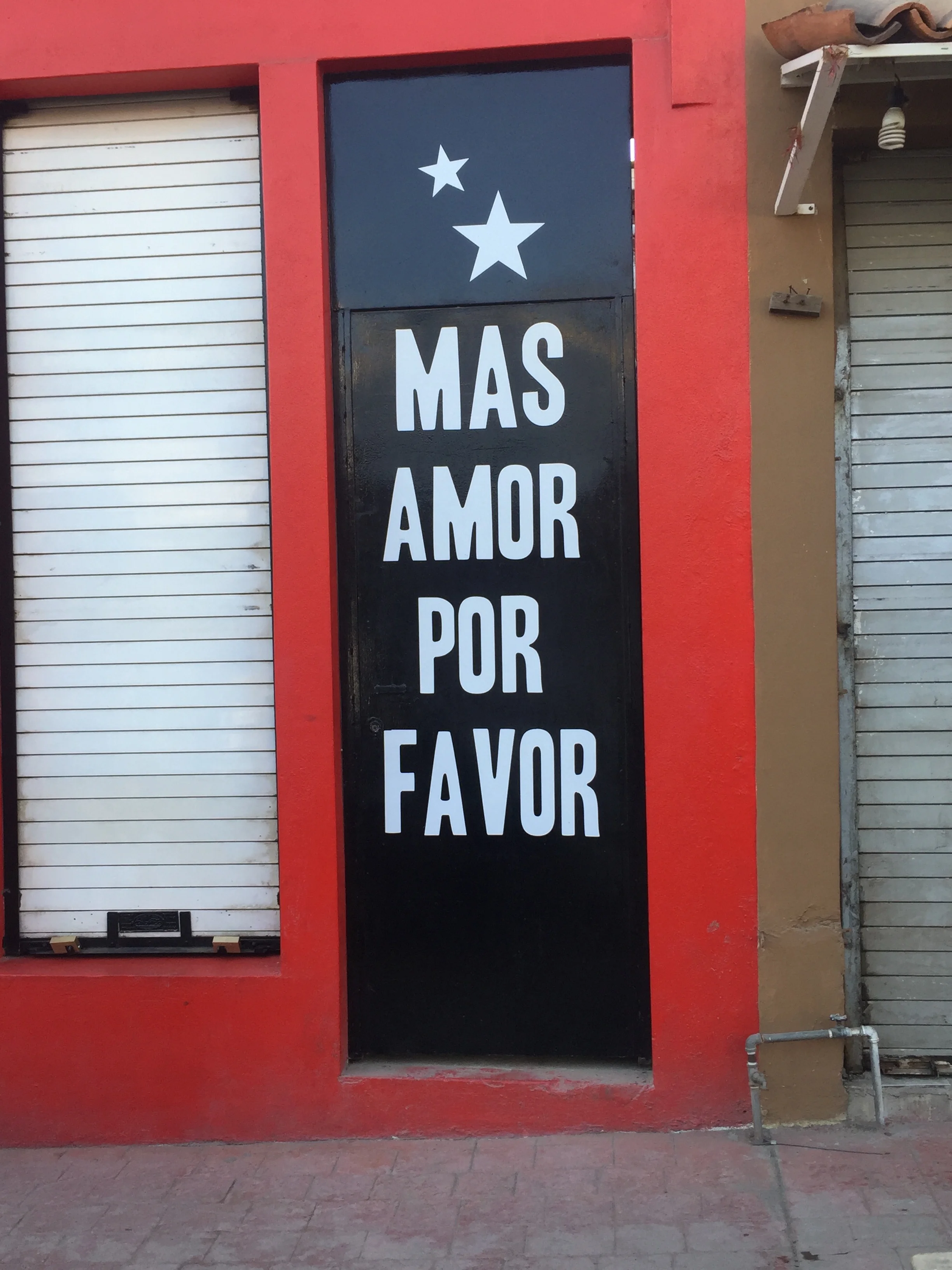 Mas Amor Por Favor