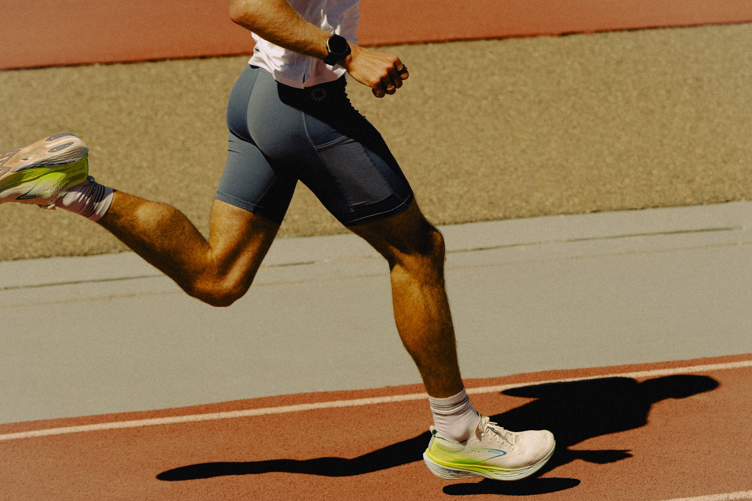 Josh Kerr wearing an Amazfit watch and Brooks running shoes