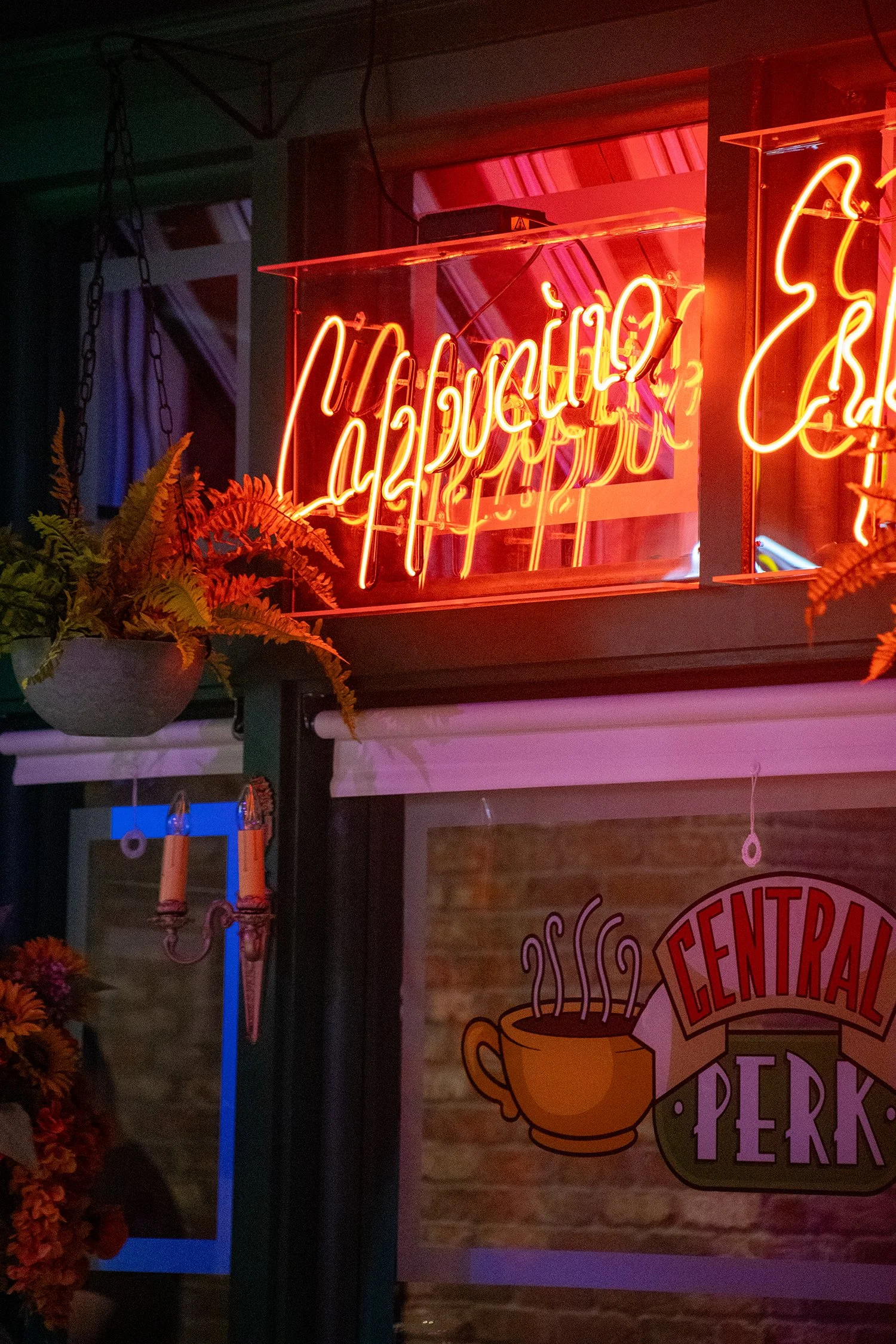 Central Perk Set Re-Creation (4).jpg