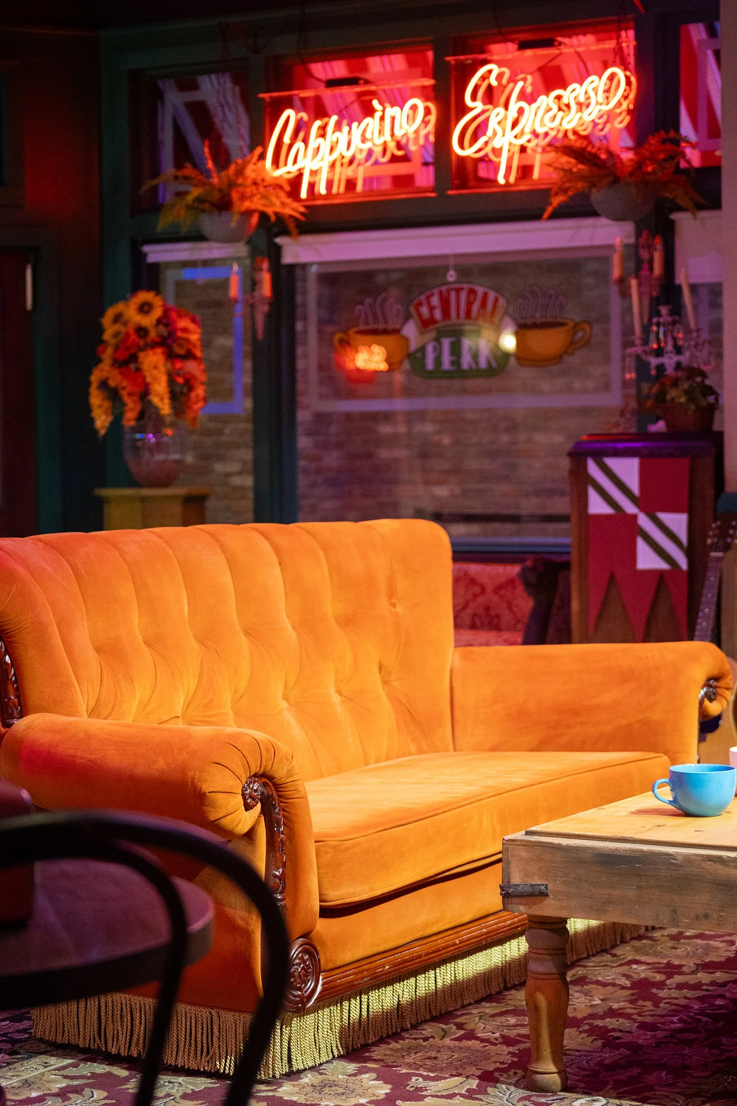 Central Perk Set Re-Creation (2).jpg