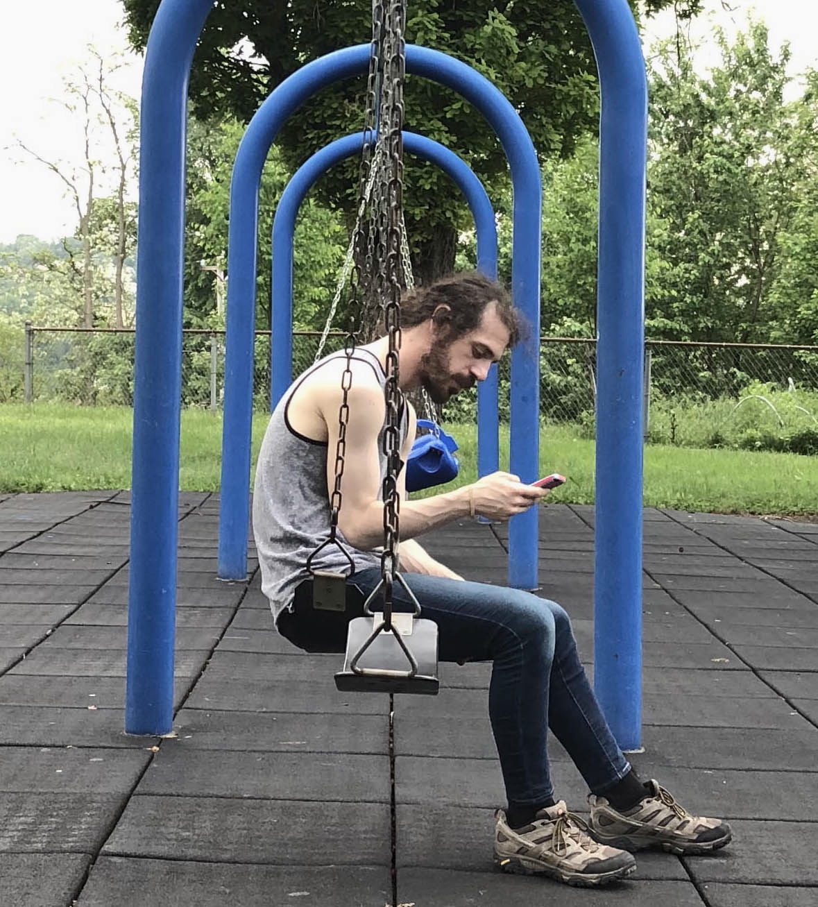 WEBswingslouch.jpg