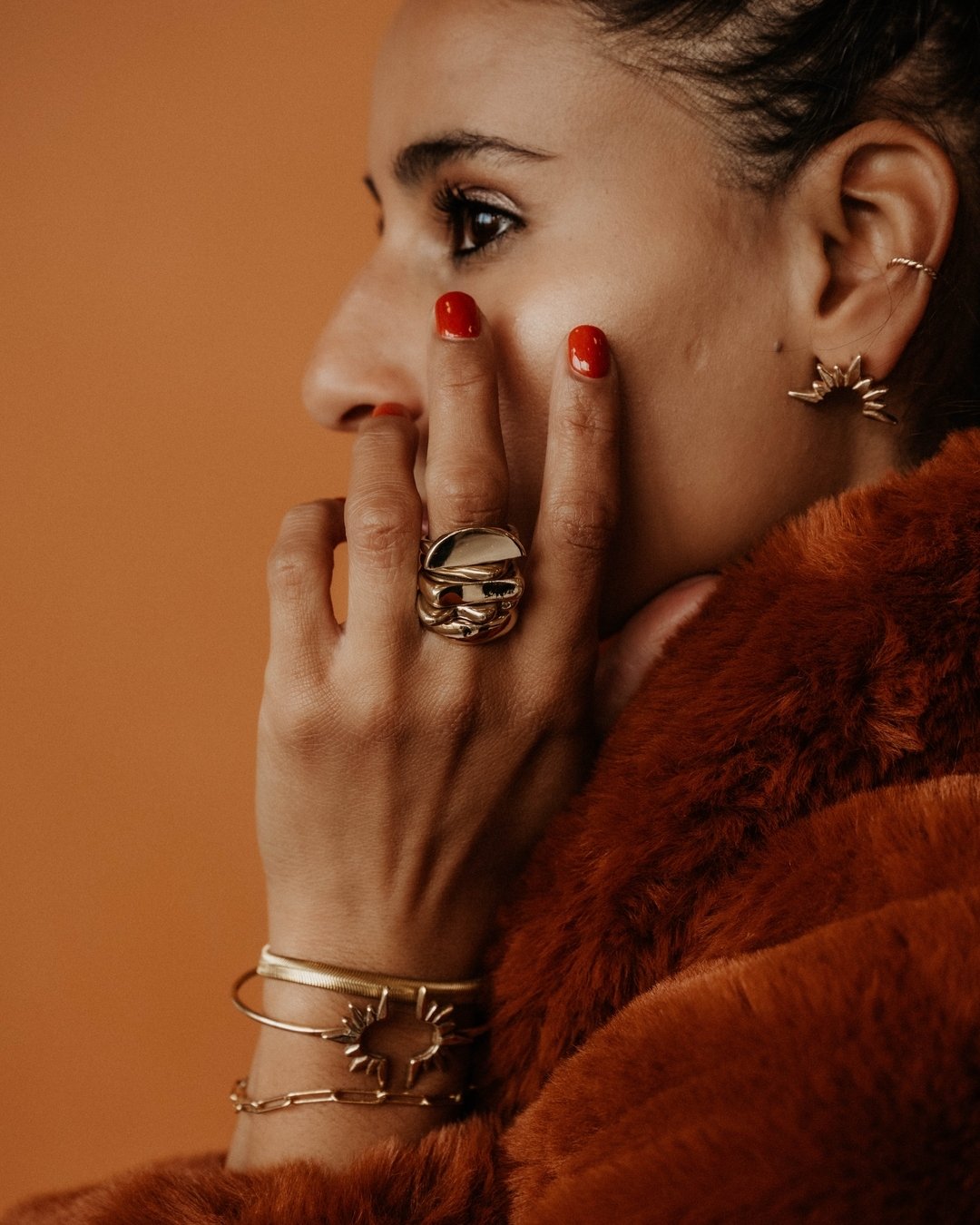 ☆My Favorite Ring Stack☆
I'm travelling right now and find myself gravitating towards the same rings everyday - so I thought I would share!
The Aurora Borealis, Halo and Daybreak rings are my absolutle favorite. I wear them stacked on my ring finger.