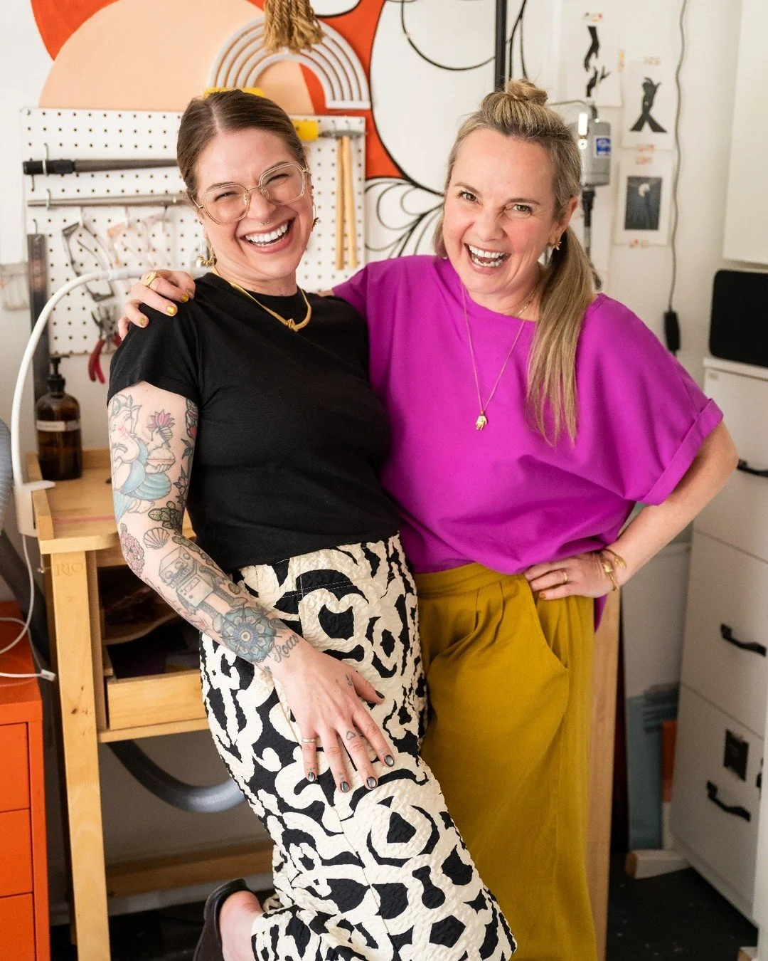 An Introduction
Please give a warm hello to Jacqui - my studio and show assistant - she started off as my student and is now a part time helper in all departments. You might have seen her helping behind the booth last year at some of my big events bu