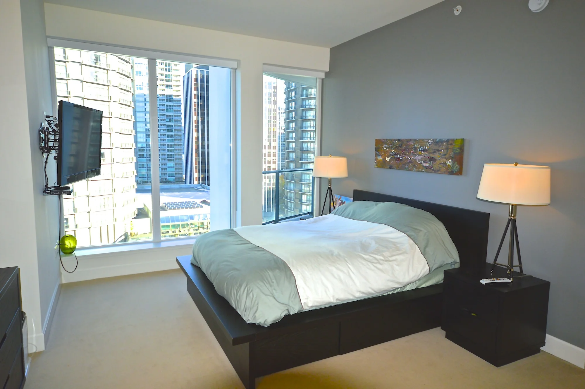 910 bed 1.jpg