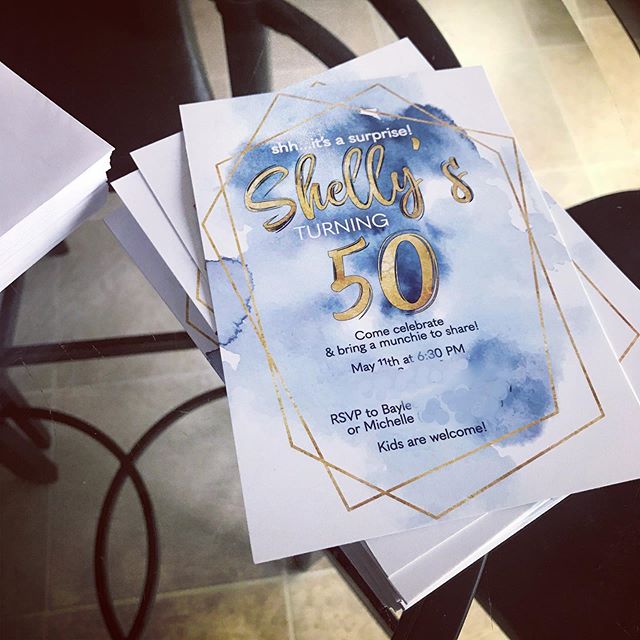 Shhhh...🤫🎉
.
.
.
.
.
.
#fifty #watercolor #gold #geometric #fauxfoil #invitation #fifty #50 #birthday #surprise #party #graphic #design #blue #pretty #modern