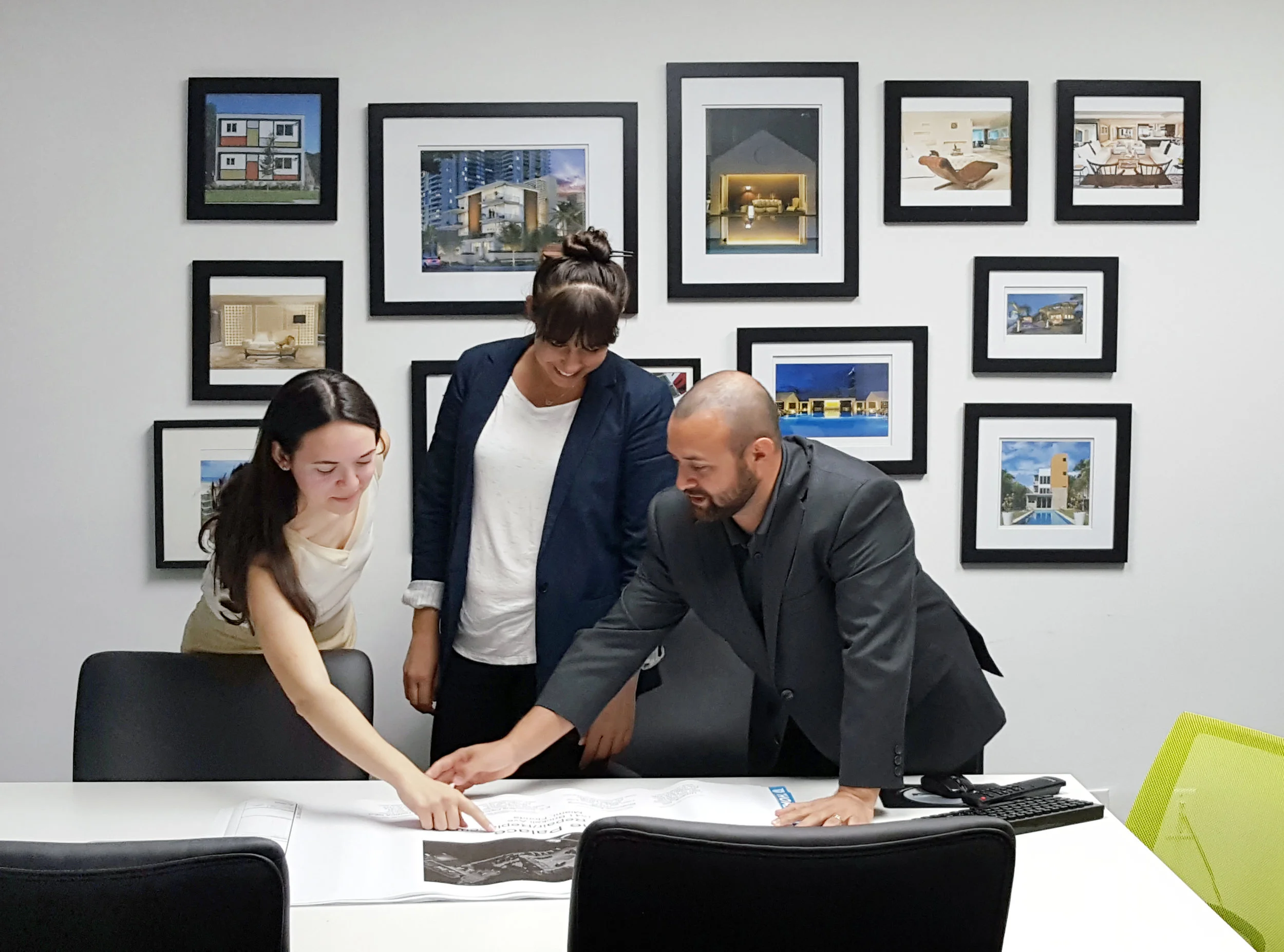 UrvanX-Office Photo-Conference room-01_edit.jpg