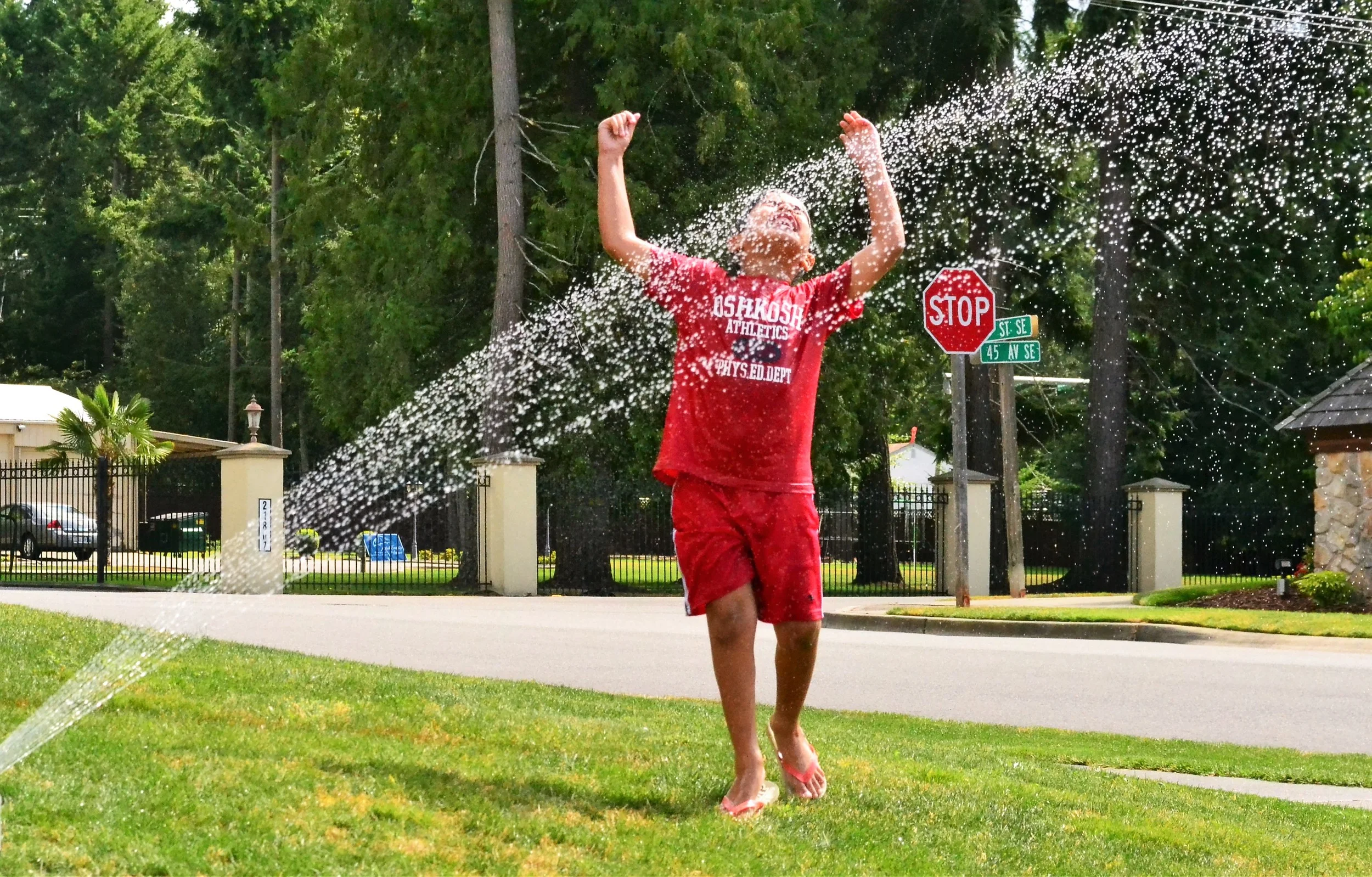 Avi-Bharti-Sprinklers-Water-Splash-Raj-Bharti.JPG