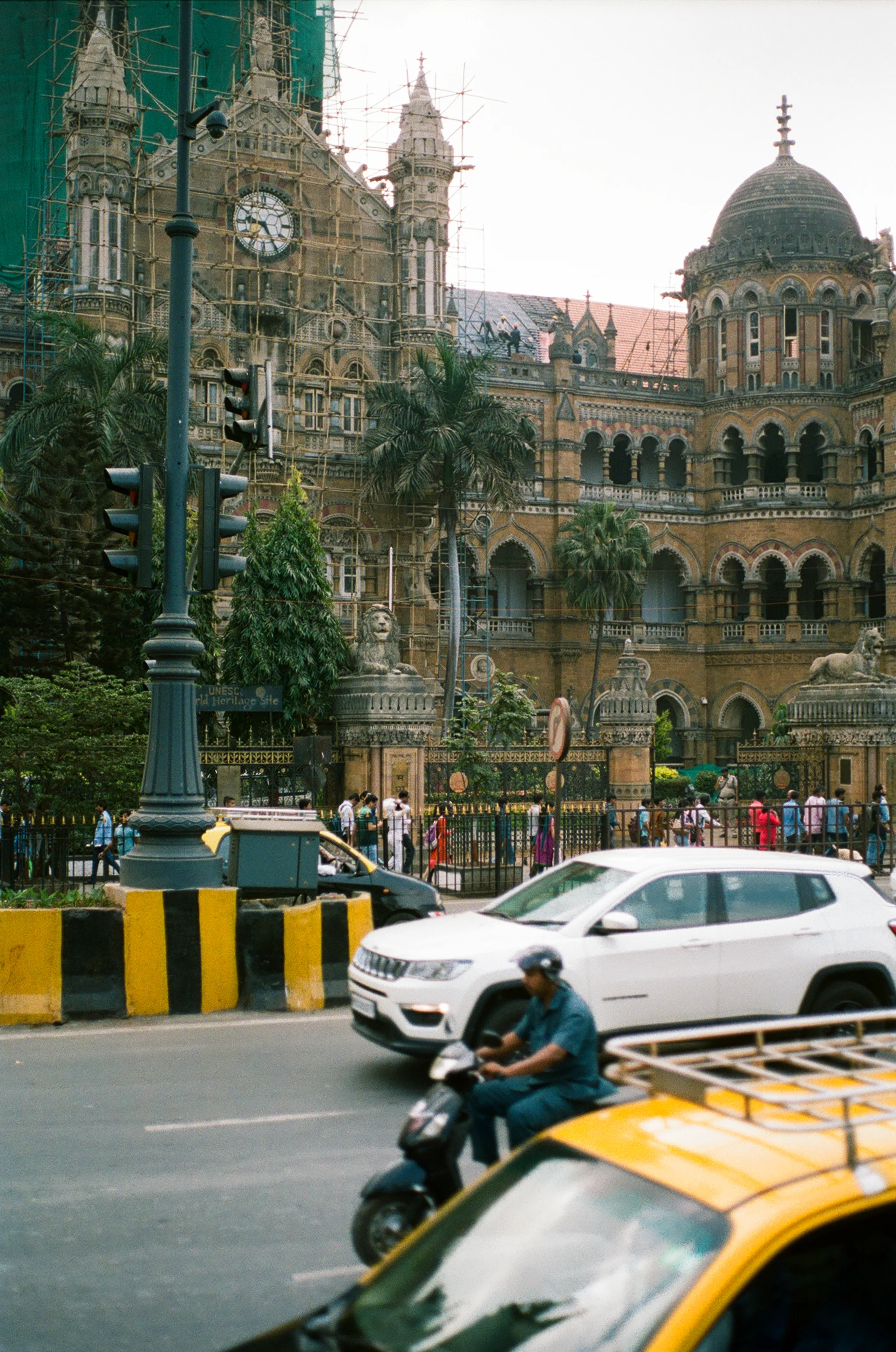 Mumbai Bombay India Portra 400 Minolta X-700 (32 of 65).jpg