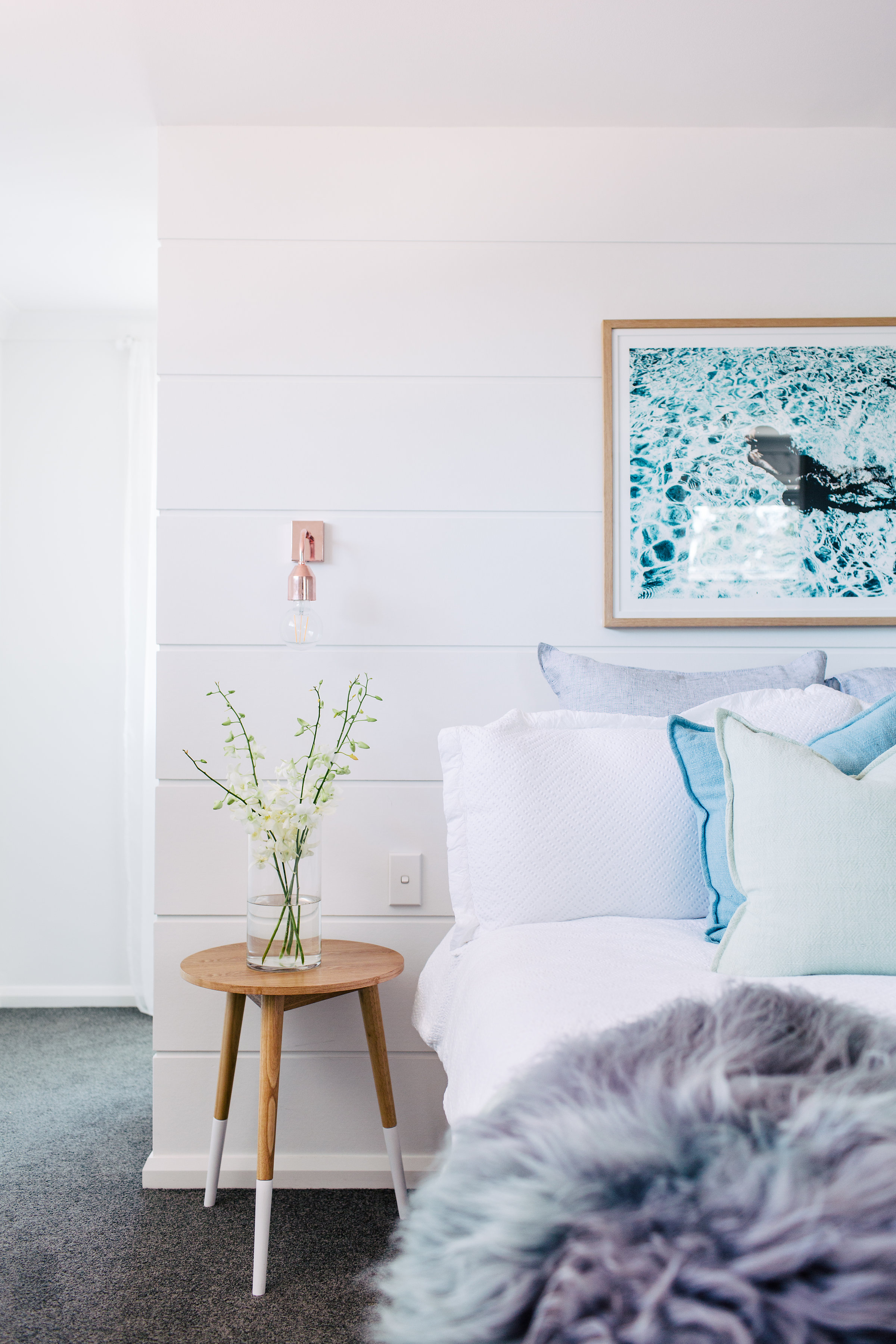 Photography: Hannah Blackmore / Interior: Three Birds Renovation / Art: Danielle Cross