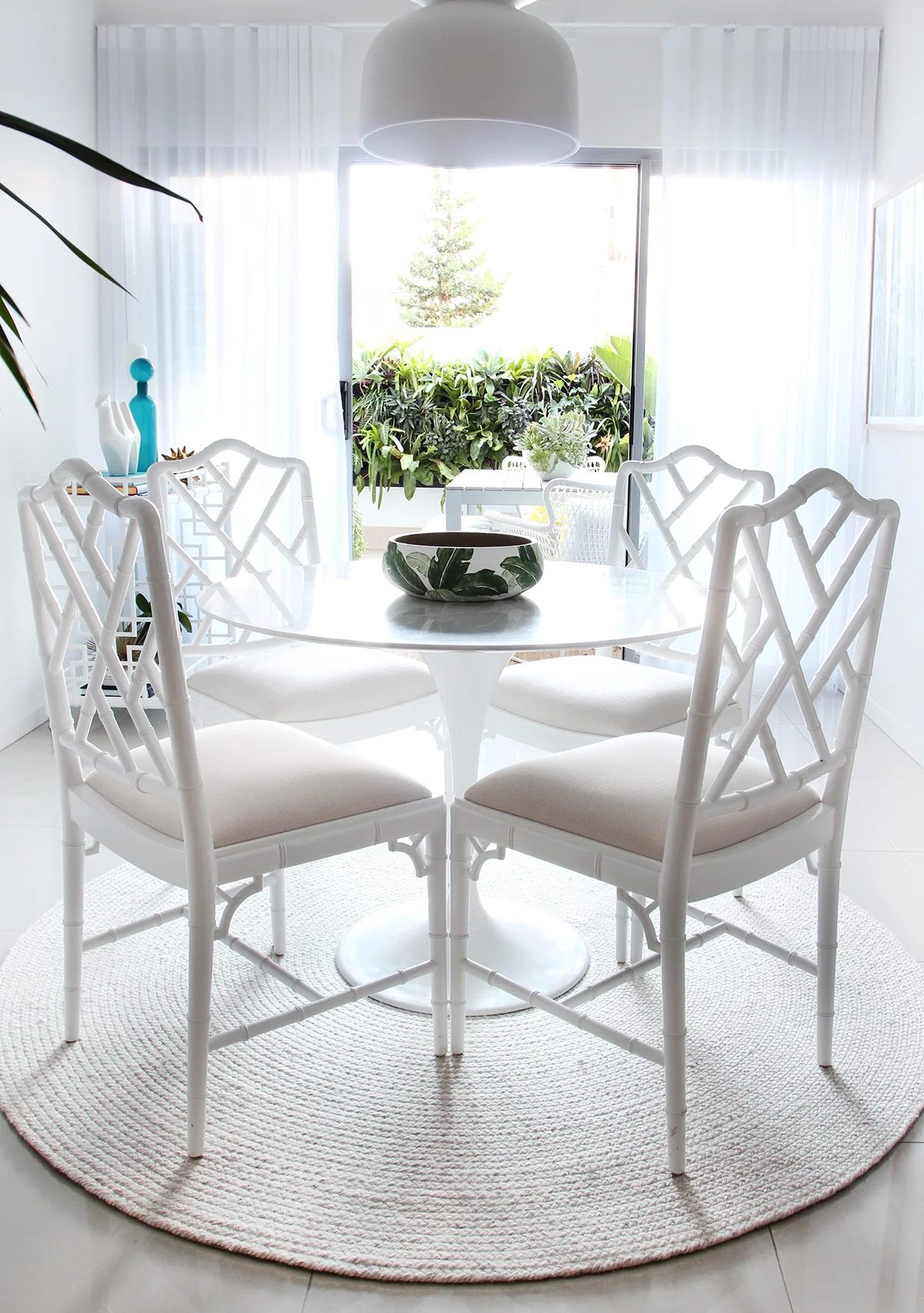 5_coastal_plant_print_palm_white_green_adoreblog_1.jpg