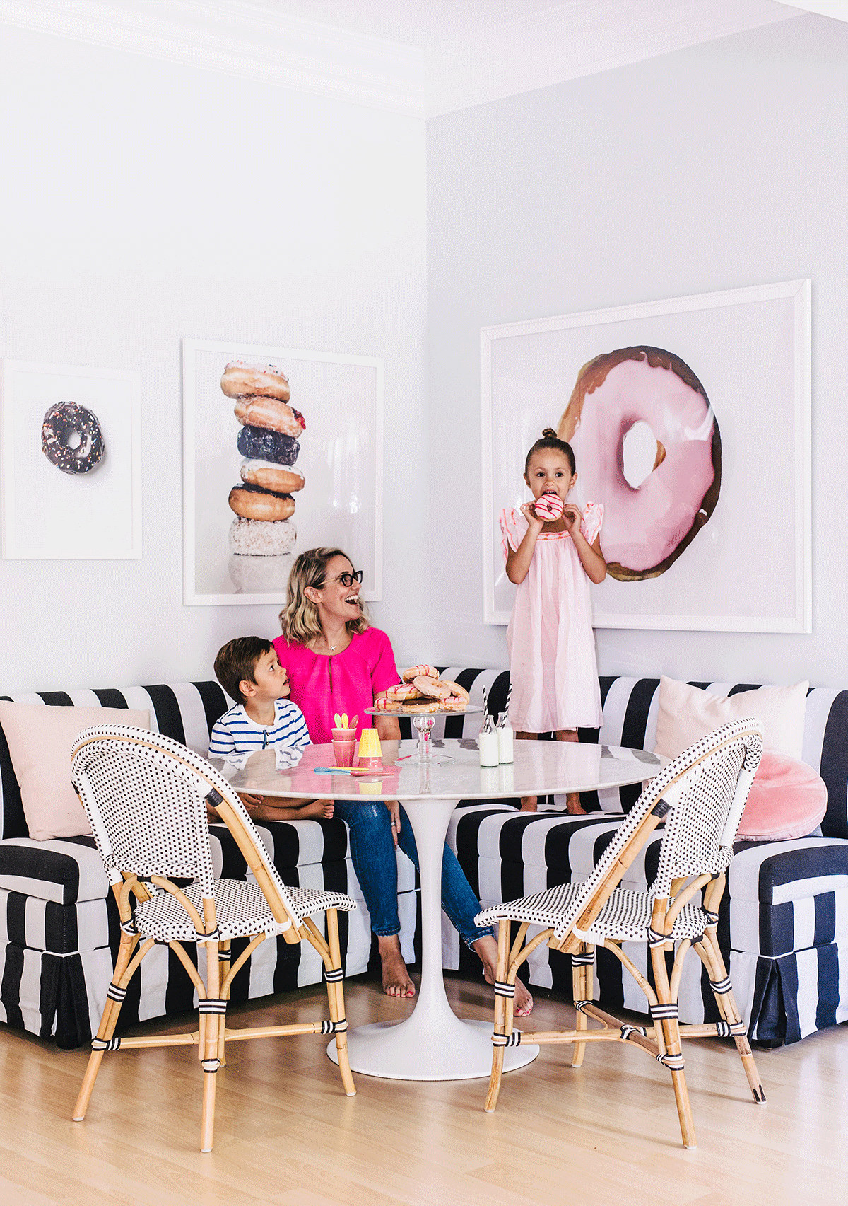 ADORE_MELISSA-koch_dining_donuts.gif