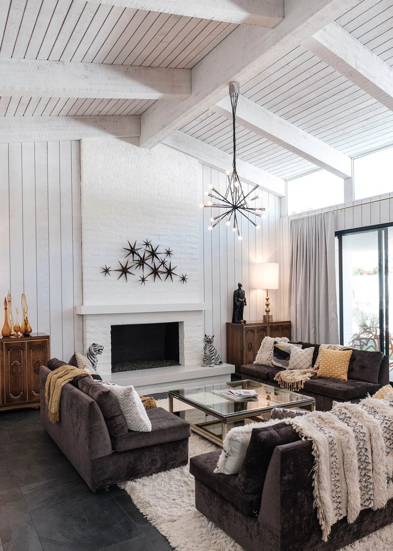 modernism_week_living_room-showcase_home_moroccan_modern.jpg