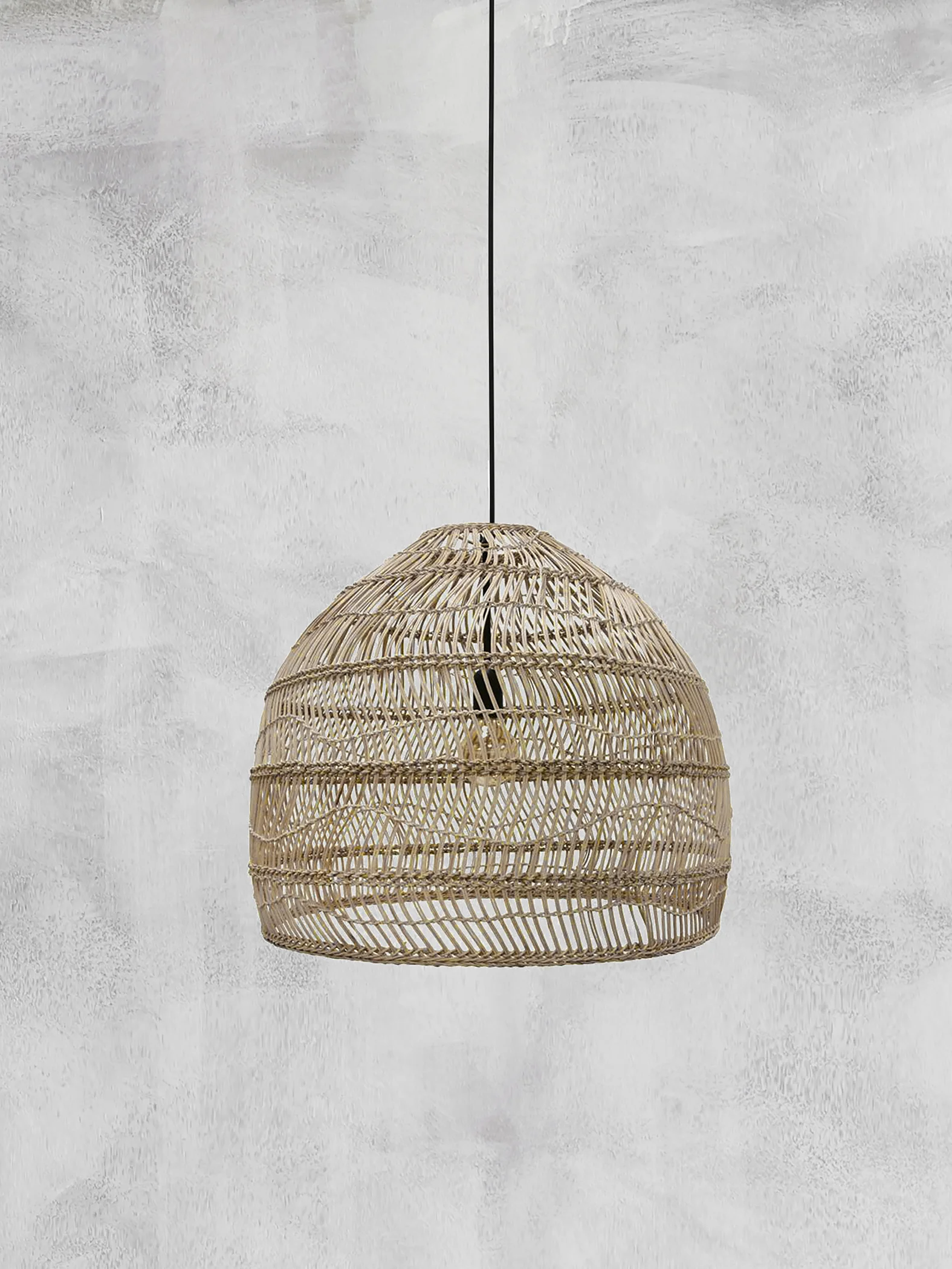 ADORE_house_of_orange_medium_round_wicker_hanging_lamp_natural.jpg
