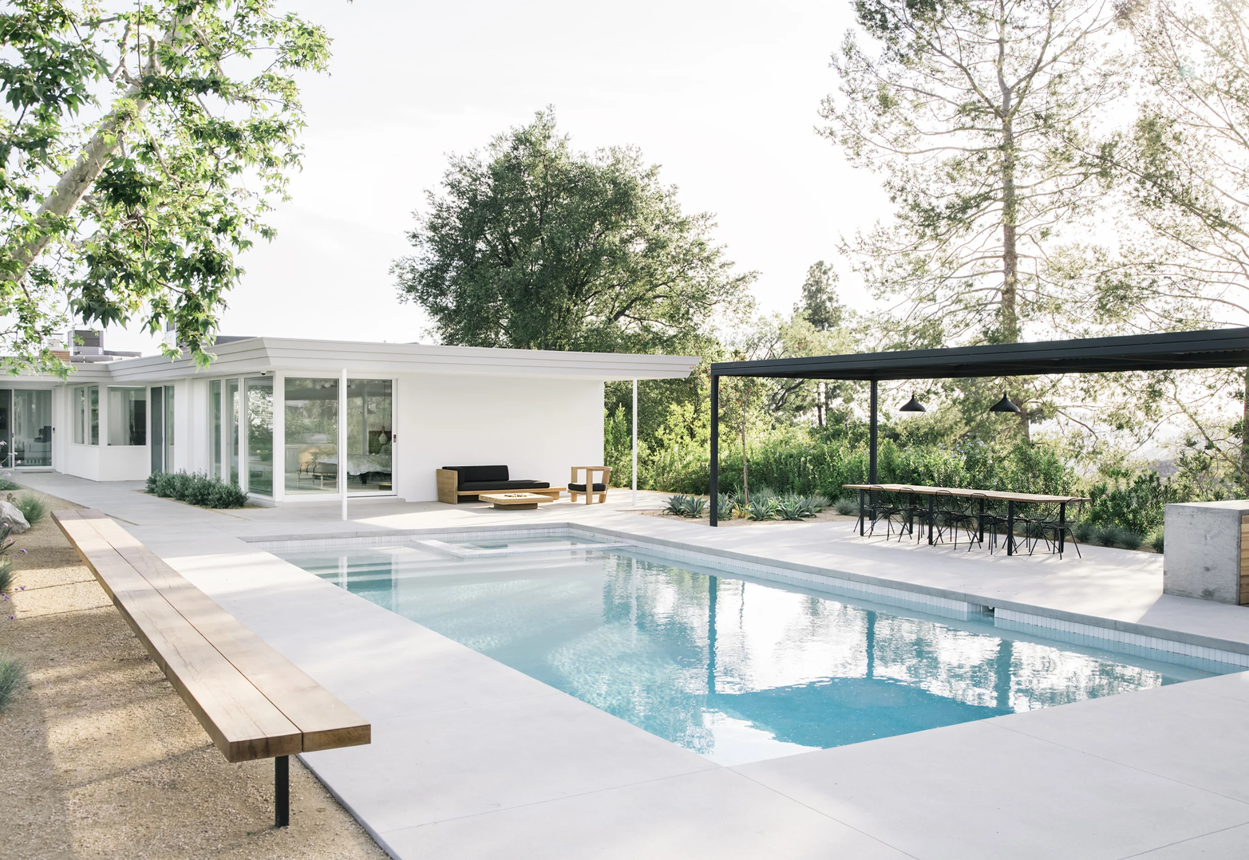 EMILY_FARNHAM_OUTDOOR_MID_CENTURY Moore Site Design.jpg