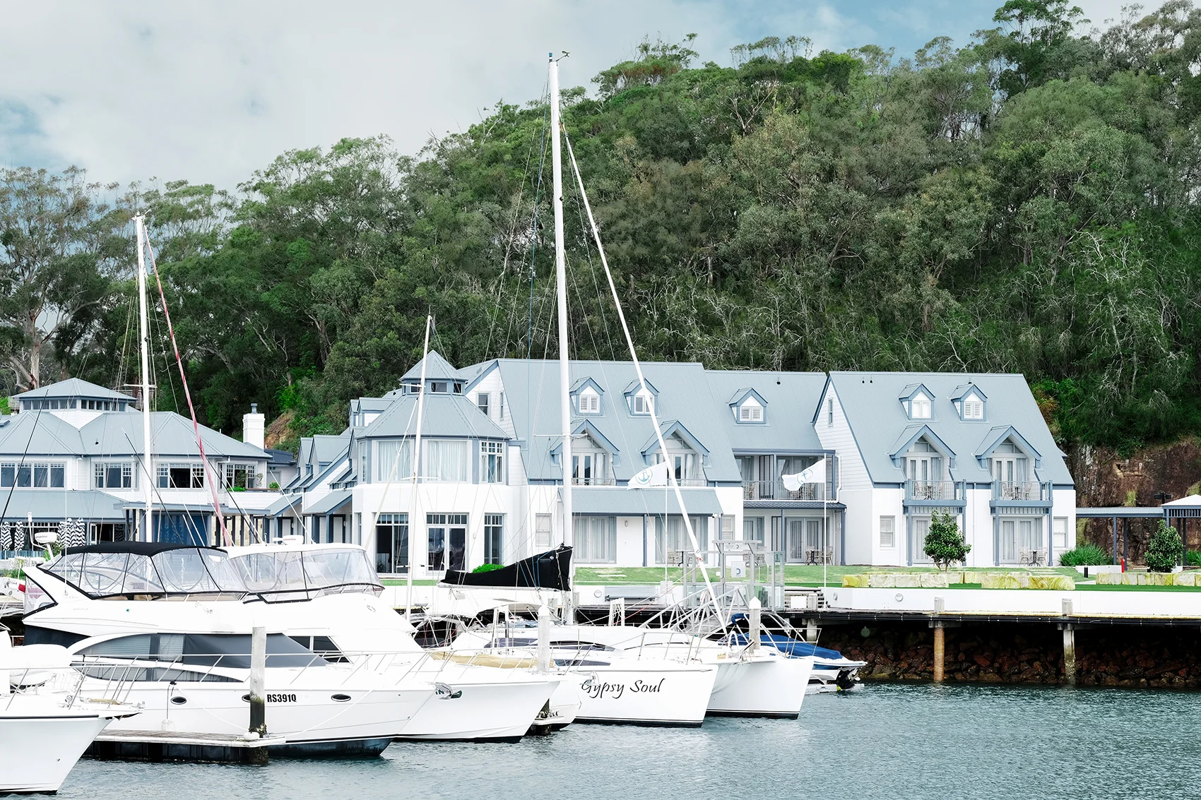 port_stephens_the_anchorage_exterior_hamptons_style.jpg