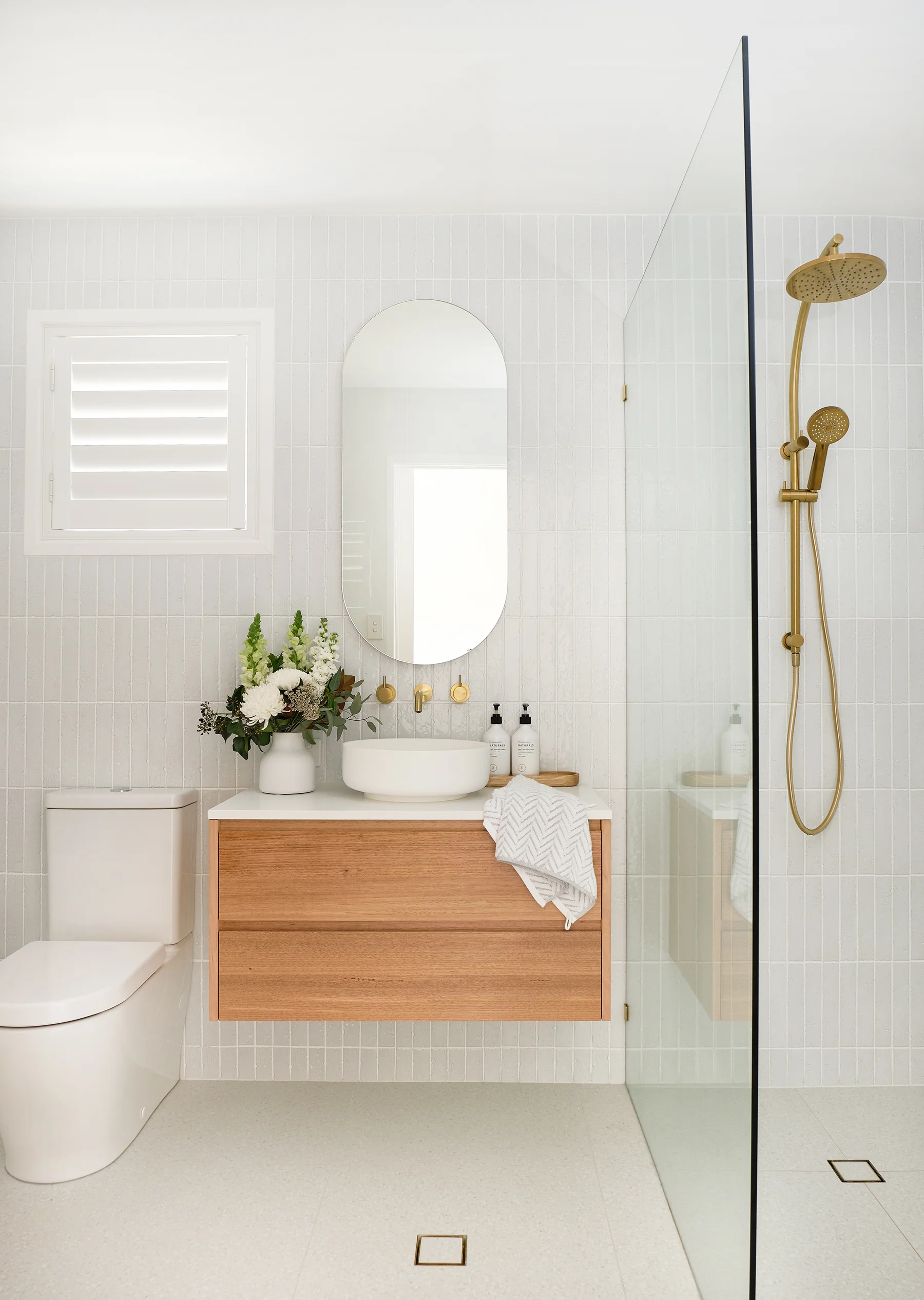 web_Adore_Bathroom_Front@zidsphoto.jpg