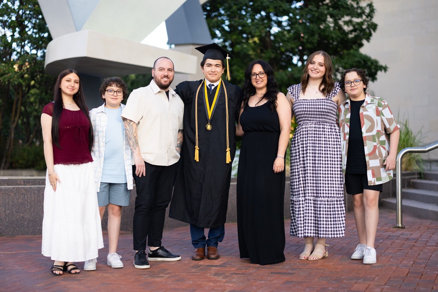 So much fun capturing the lovely Doremus family! Congrats @luca_doremus 🎓

#graduation26 
#candidlylifestyle