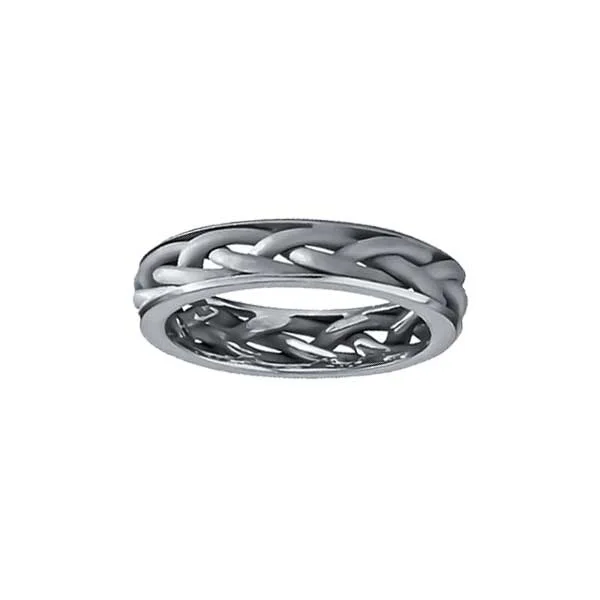 woman-sailing-ring-platinum.jpg