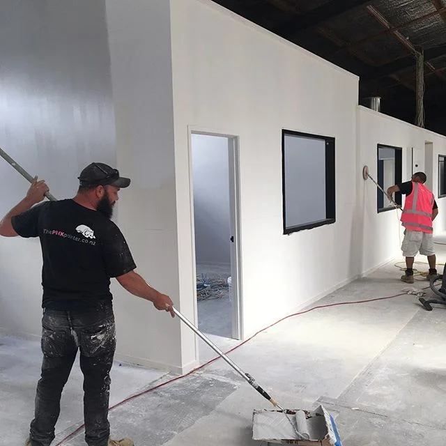 2 lads just working away on a lovely afternoon.
.
.
#tonystires #thepinkpainter