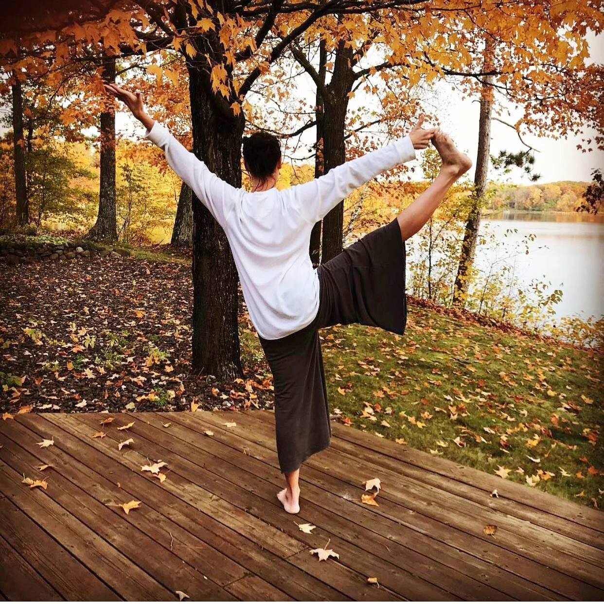 Feeing like the the world is a little...shaky? Yeah. Me too. 

That is exactly why this weekend our yoga on the patio at @lakemonsterbrewing will focus on BALANCE &amp; GROUNDING 🙌
So join me on the patio,you amazing community of yogis.  Let&rsquo;s