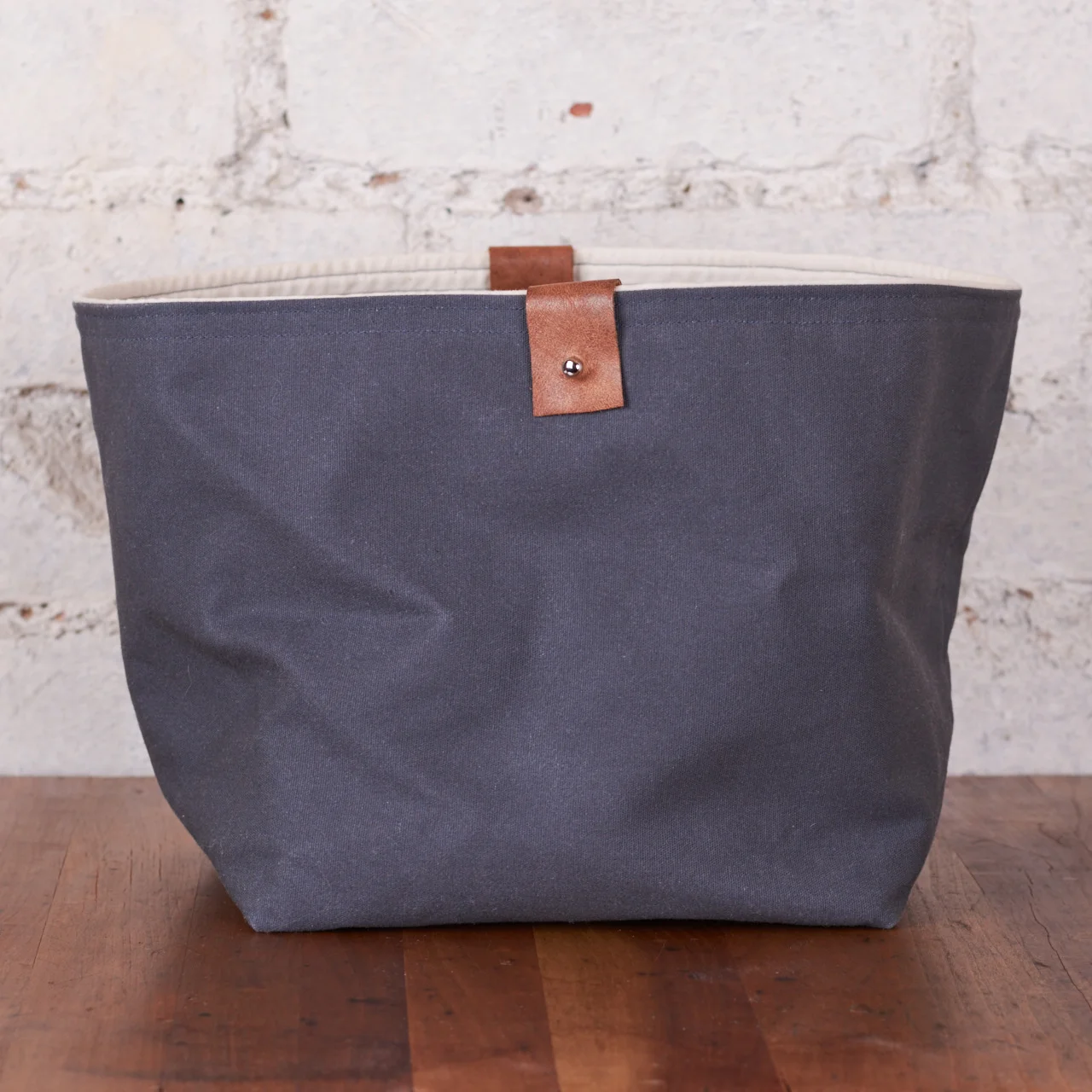 bucket-large-grey.jpg