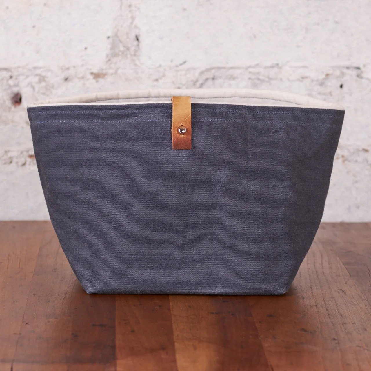 bucket-small-grey.jpg