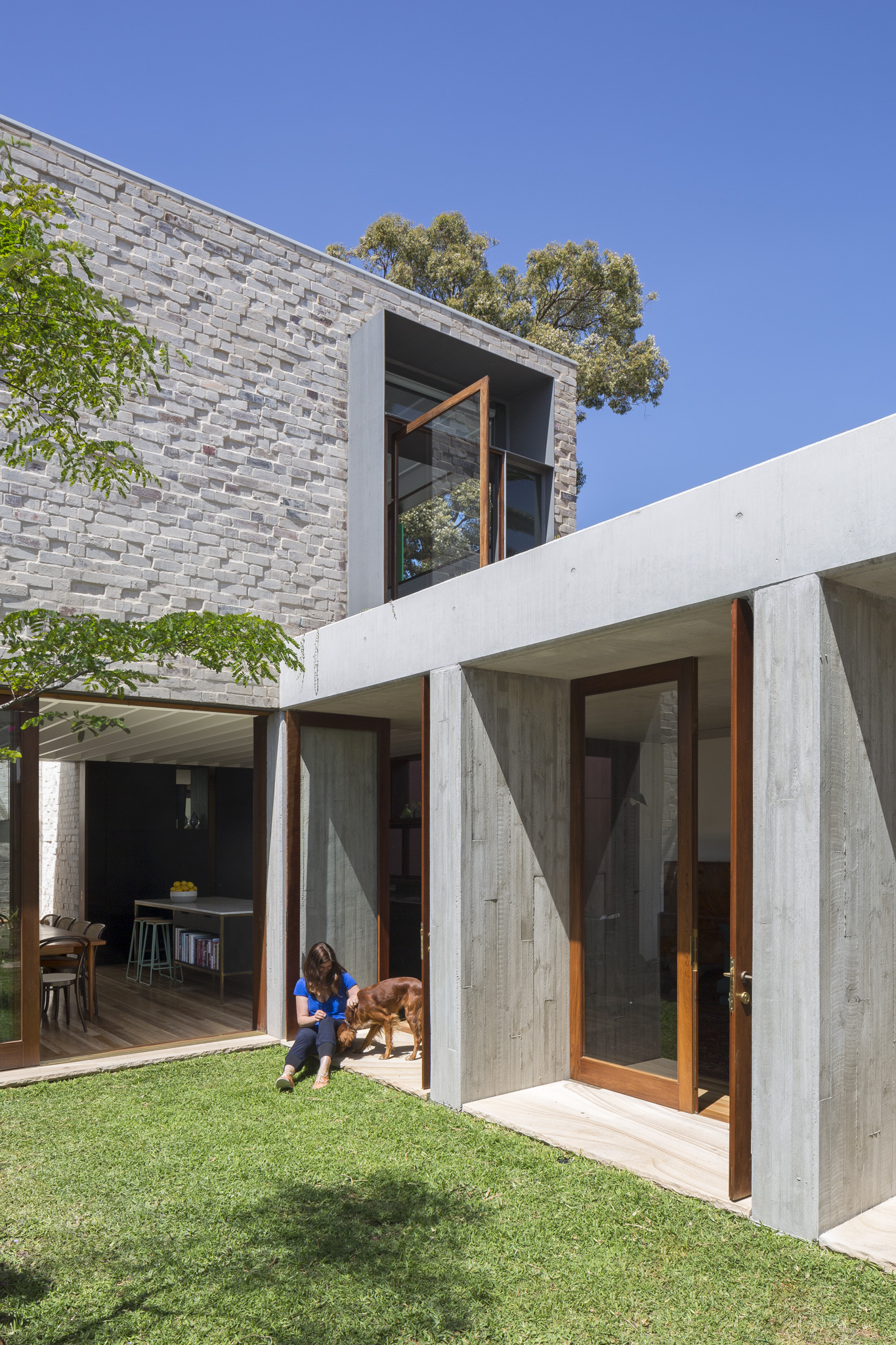 Courtyard House by Aileen Sage