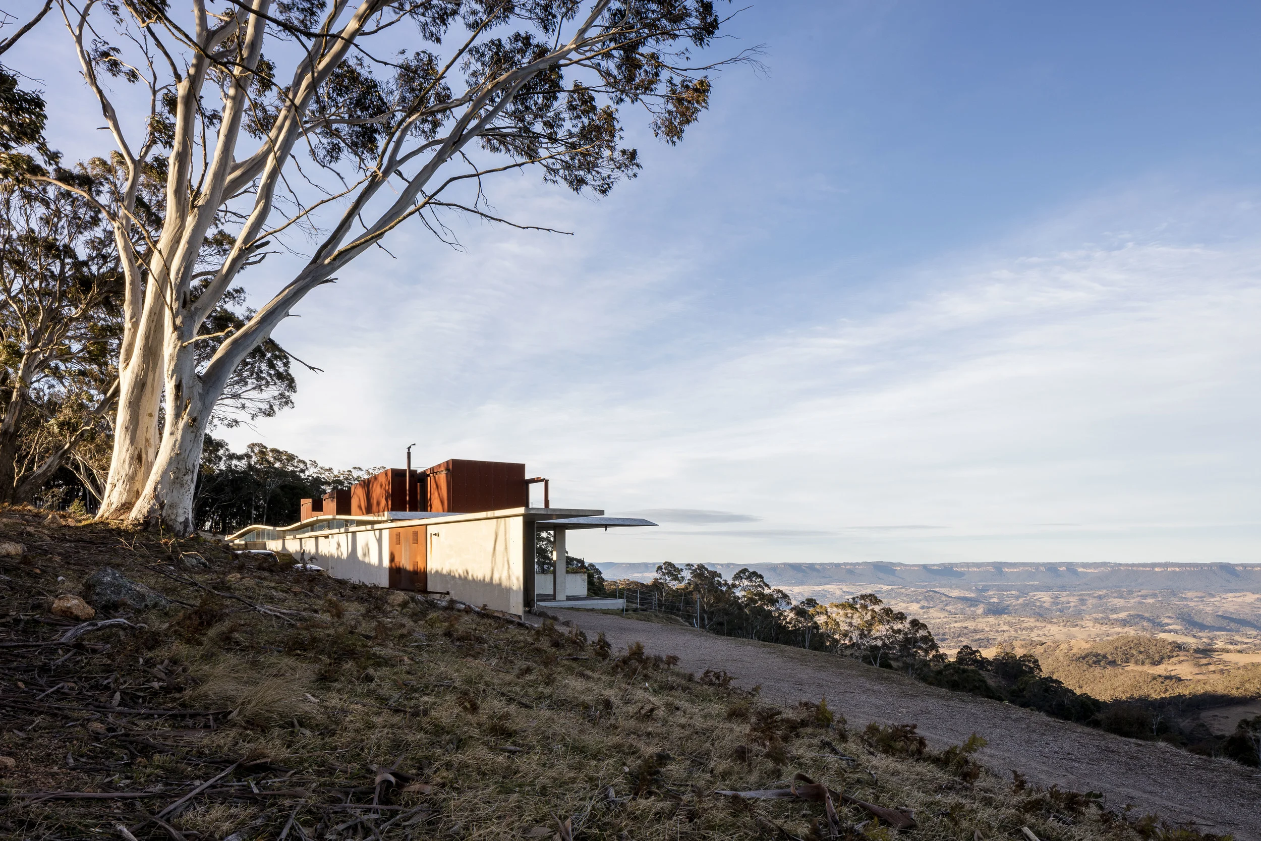 Tom Ferguson is a renowned Architectural and Interiors photographer, based in Sydney Australia and working both nationally and internationally.