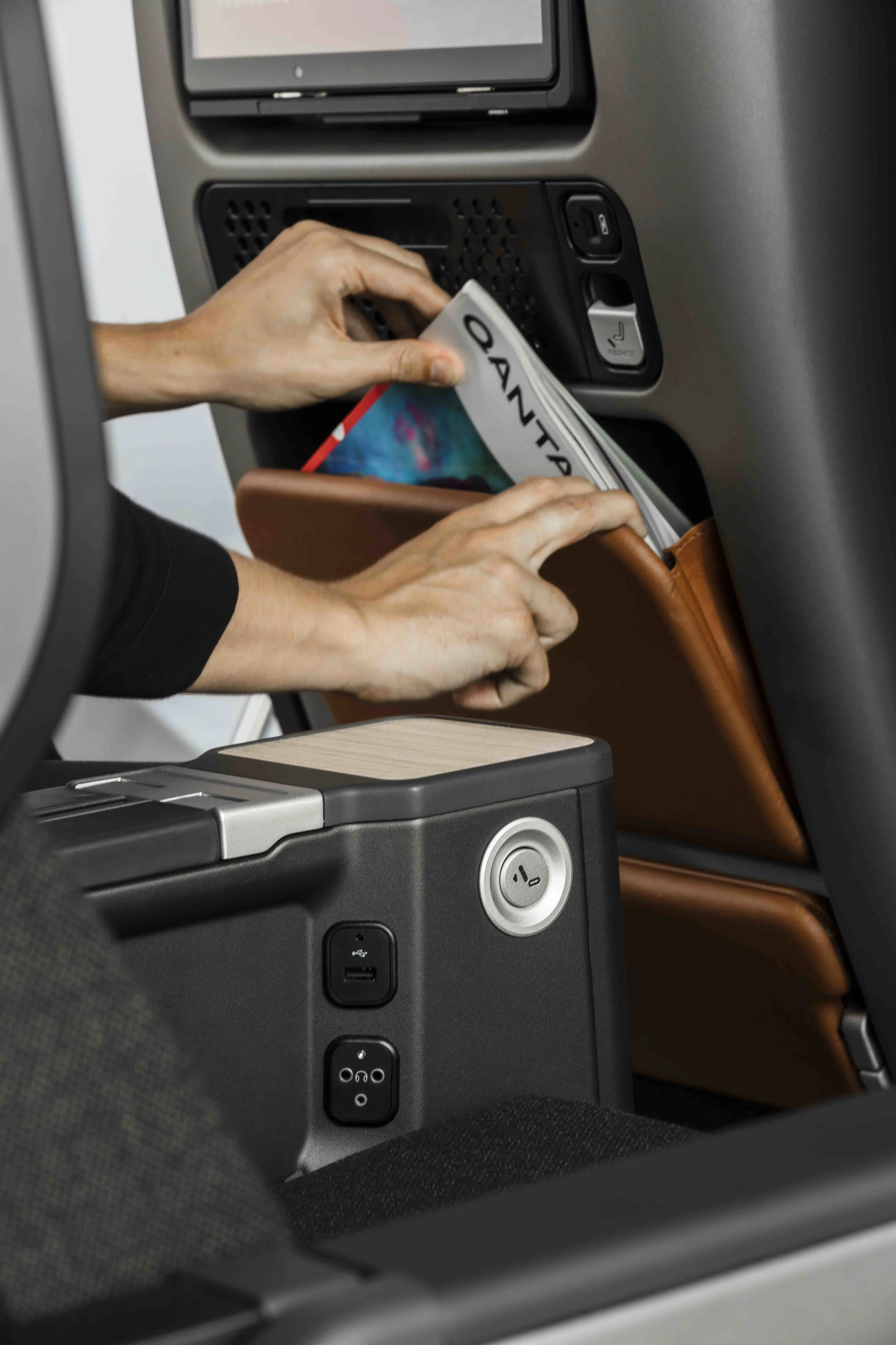 Qantas 787 Dreamliner Premium Economy Seats by Caon Studio