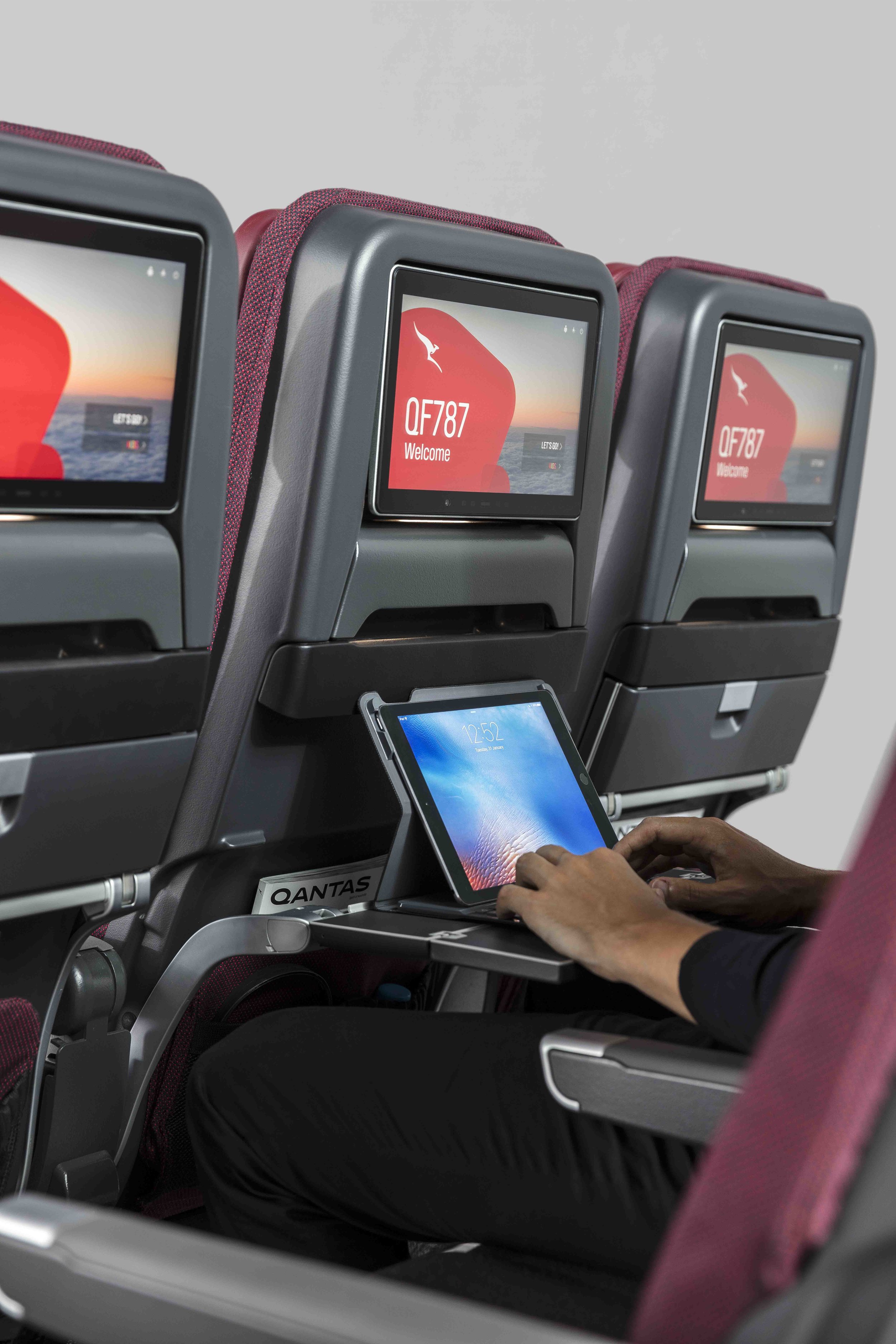Qantas 787 Dreamliner Premium Economy Seats by Caon Studio