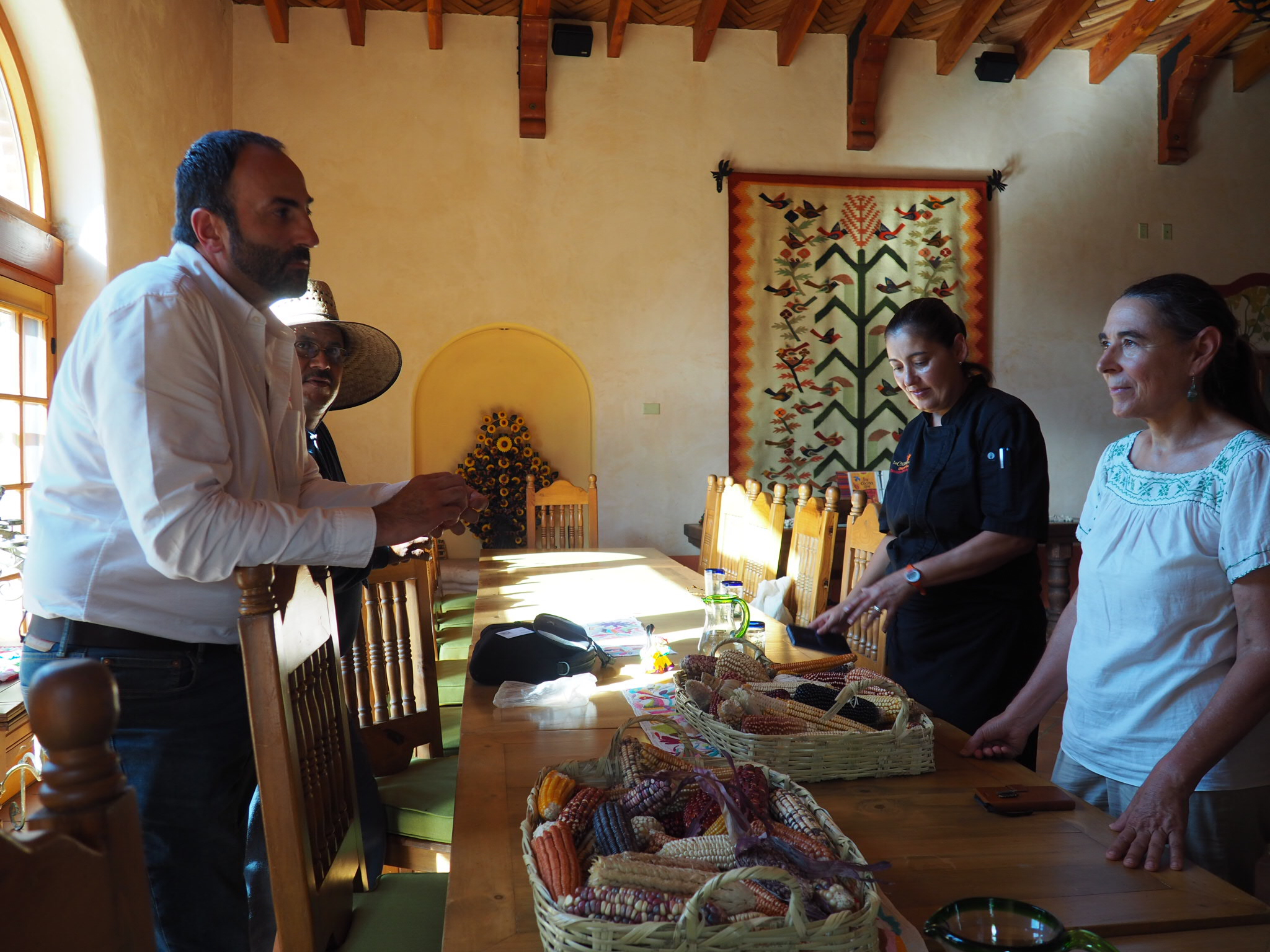 Cocina and Puerta Bryant Tecate, Mexico Jackie — Rancho La La Canta: Que
