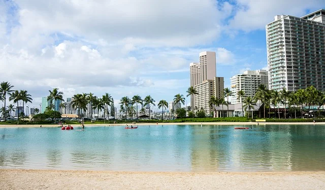 waikiki-beach-1037073_640 copy.jpg