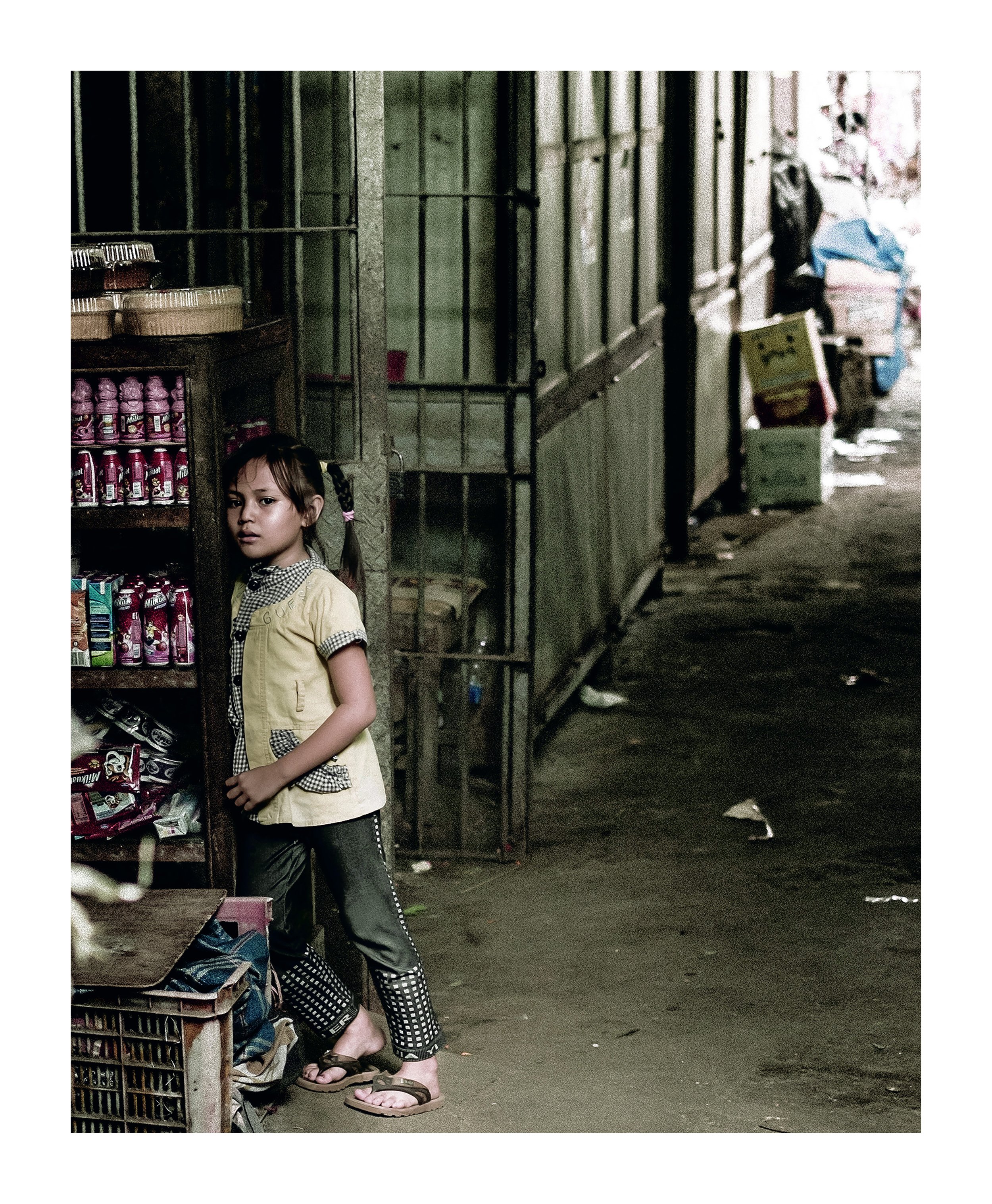 Girl-in-a-Market(36-x-45cm).jpg