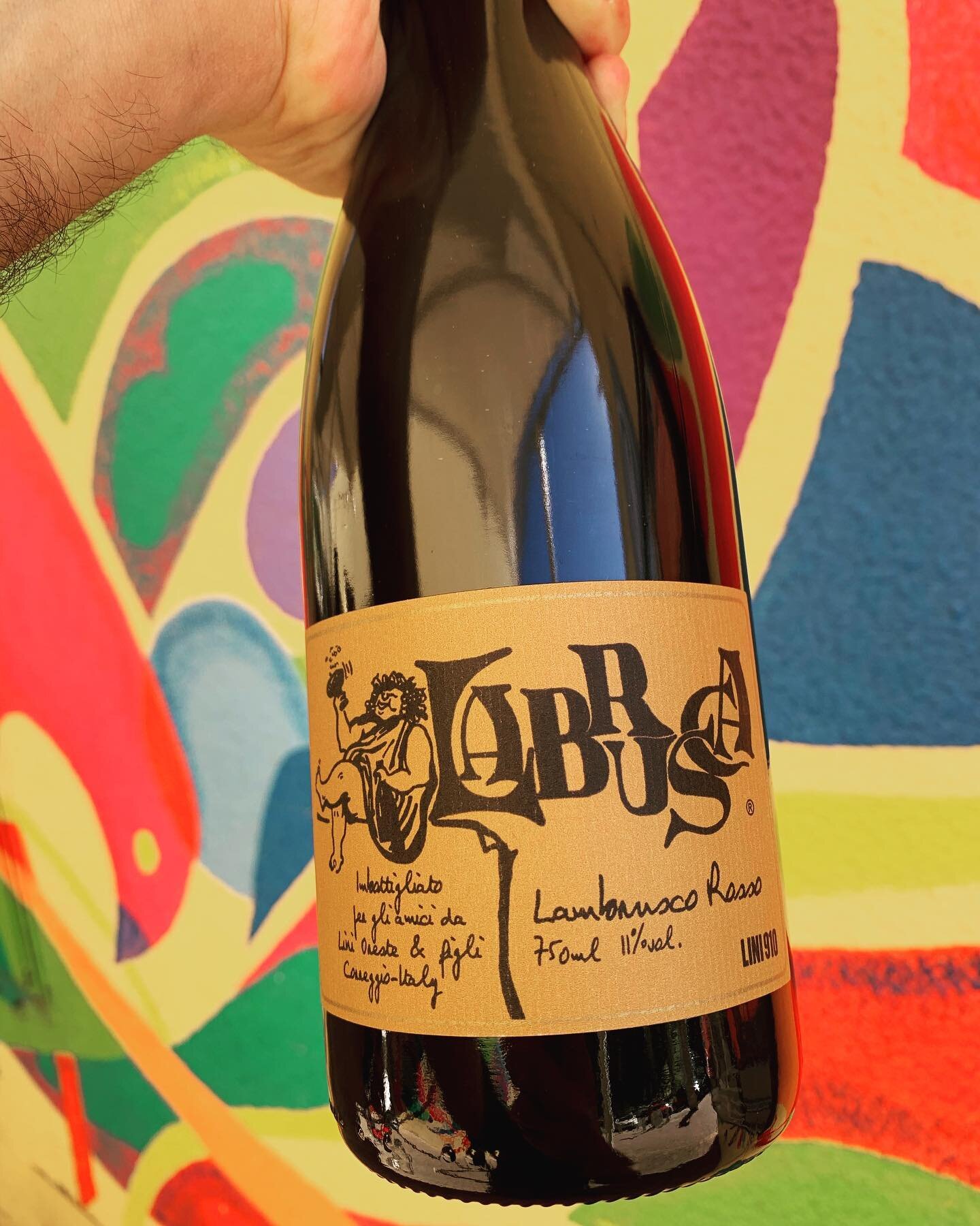 Forget any preconception of Lambrusco as the sweet industrialised stuff that your parents may have enjoyed. Described by Daniele Cernilli (editor of Gambero Rosso), as &ldquo;best in the world&rdquo; - @lini910 Rosso is REAL Lambrusco! Dry and refres