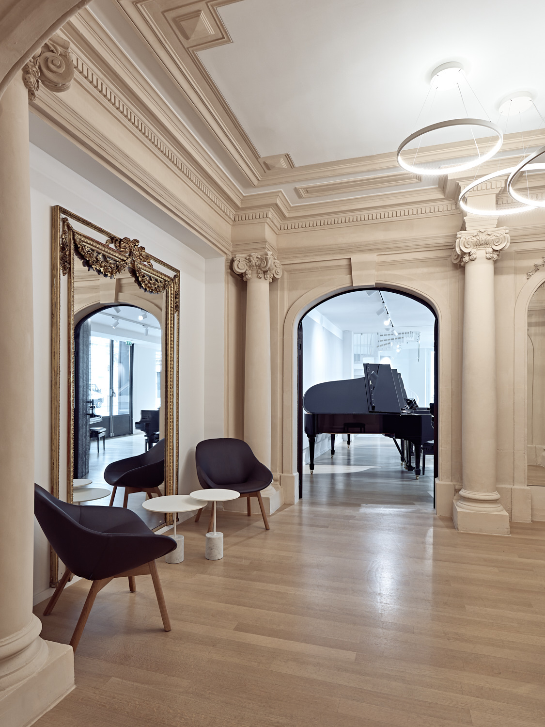 Showroom Steinway & Sons