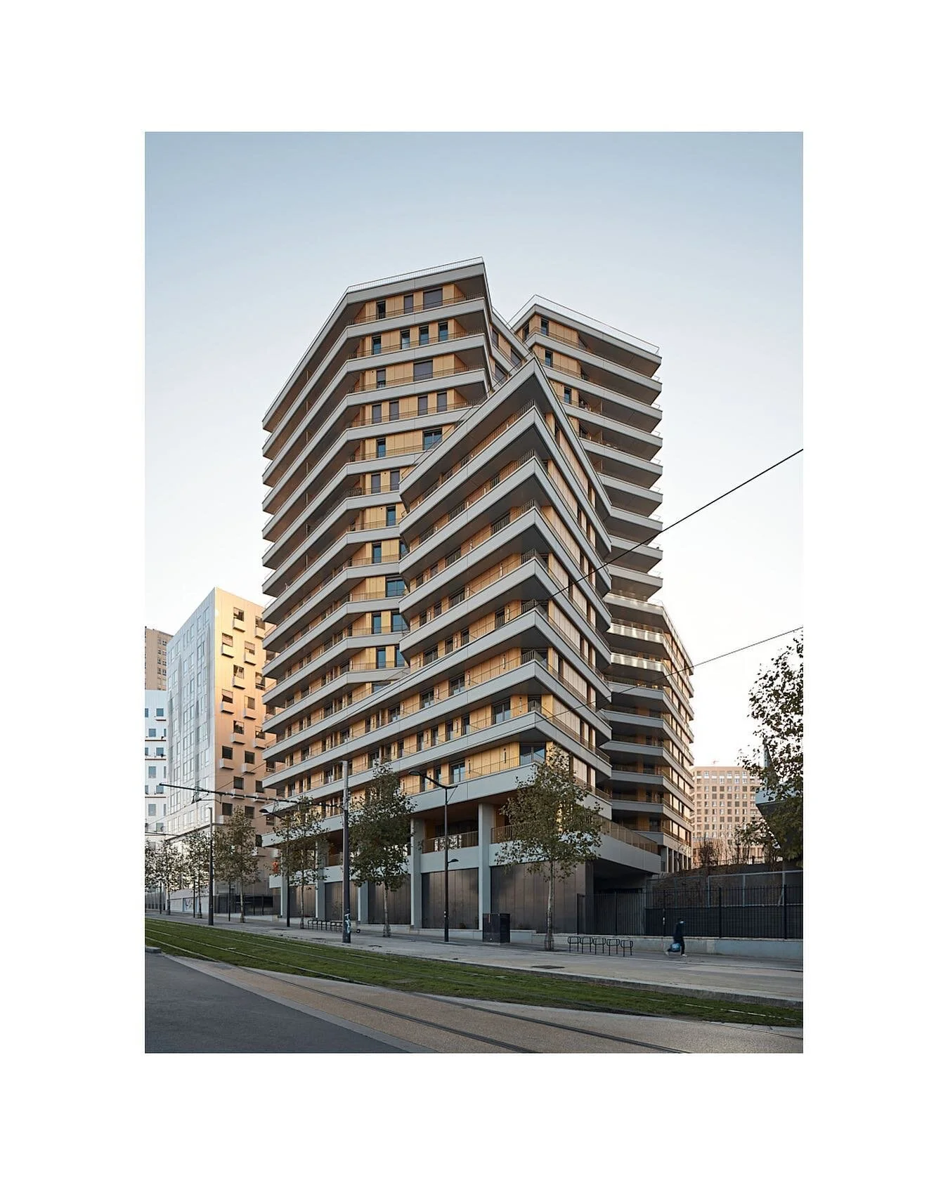 Gold &bull; Chapelle International &bull; Paris &bull; FR
.
Architects : Ignacio Prego architectures
@ignacioprego_architectures 
.
Linkcity / Bouygues Bâtiment IDF
@bouygues_batiment_idf 
.
.
&copy;Epaillard+Machado
.
.
.
.
.
.
.
.
.
.
.
.
#gold #i