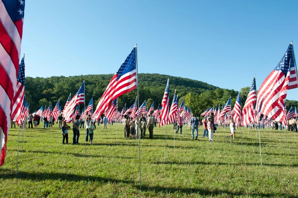 Field of Flags install parade2011 jpg-324.jpeg