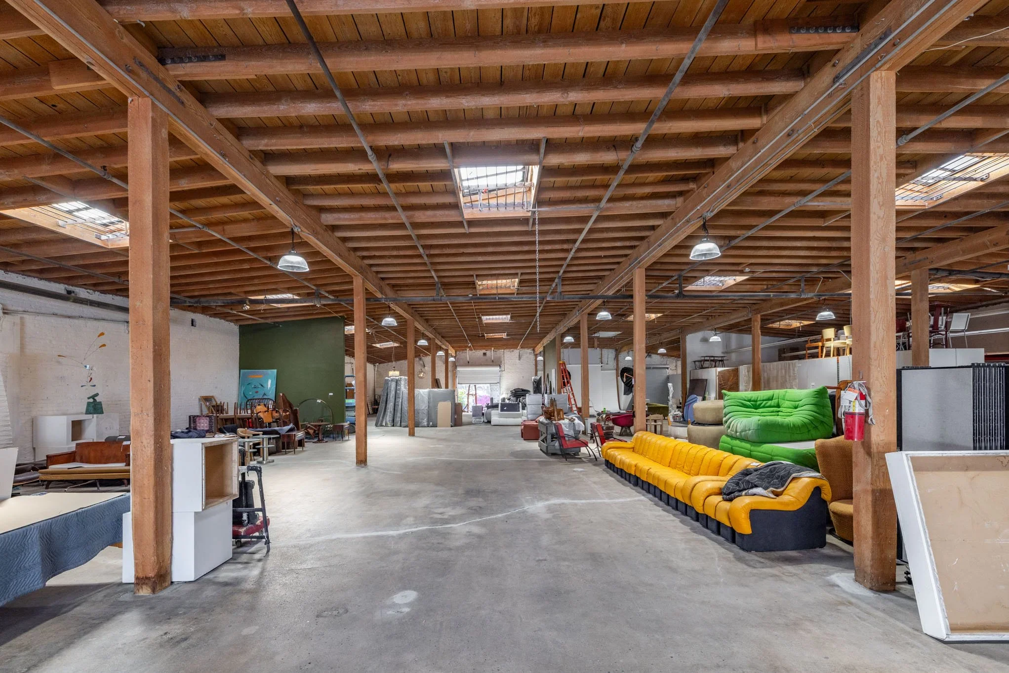  AUCTION HOUSE WAREHOUSE FOR FEATURE FILMS #34: Arts District  Arts District auction house warehouse, ideal for feature films, filming, photo shoots, tv shows, and commercials.