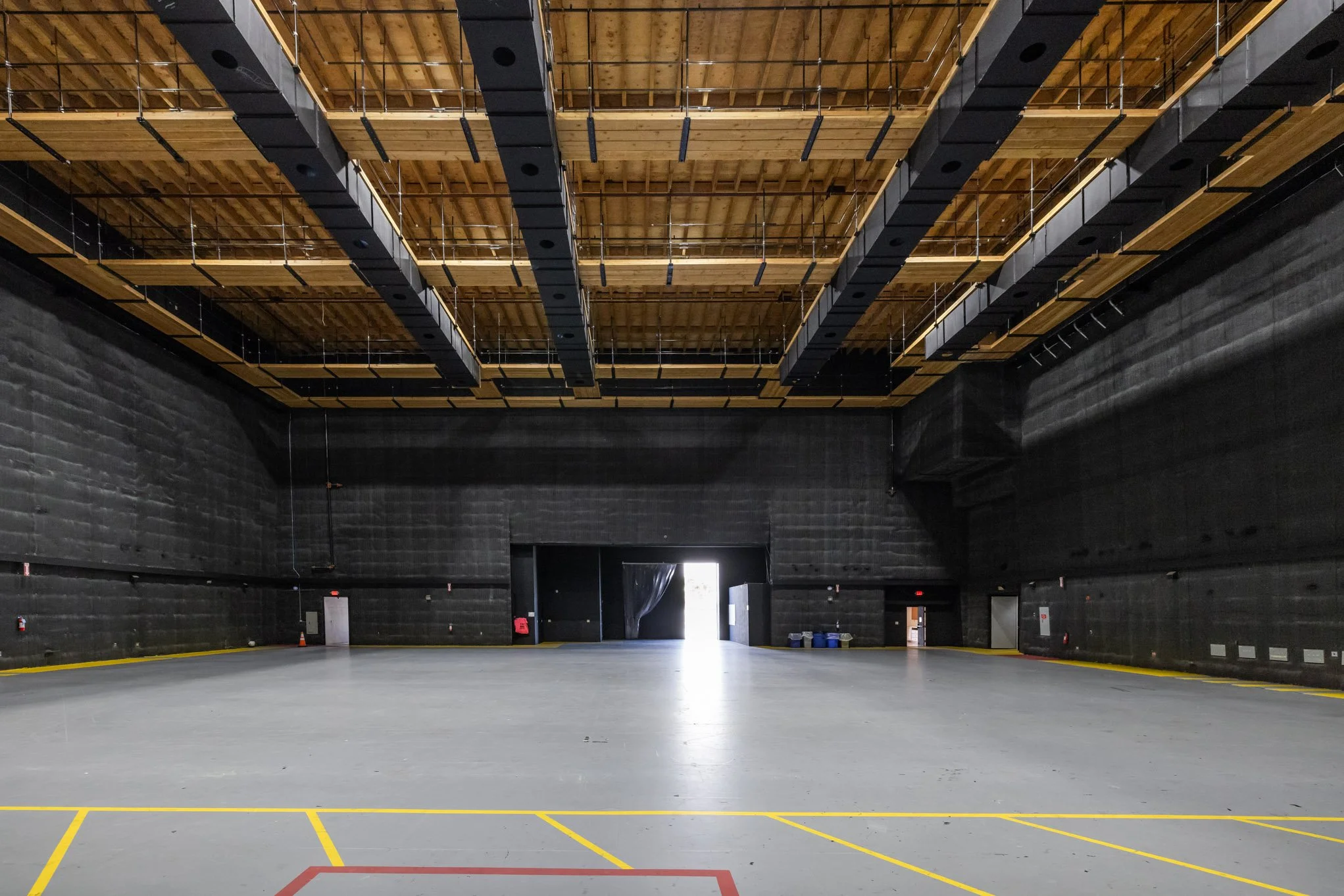  STUDIOS #8:Van Nuys 
Filming & Broadcast Studios