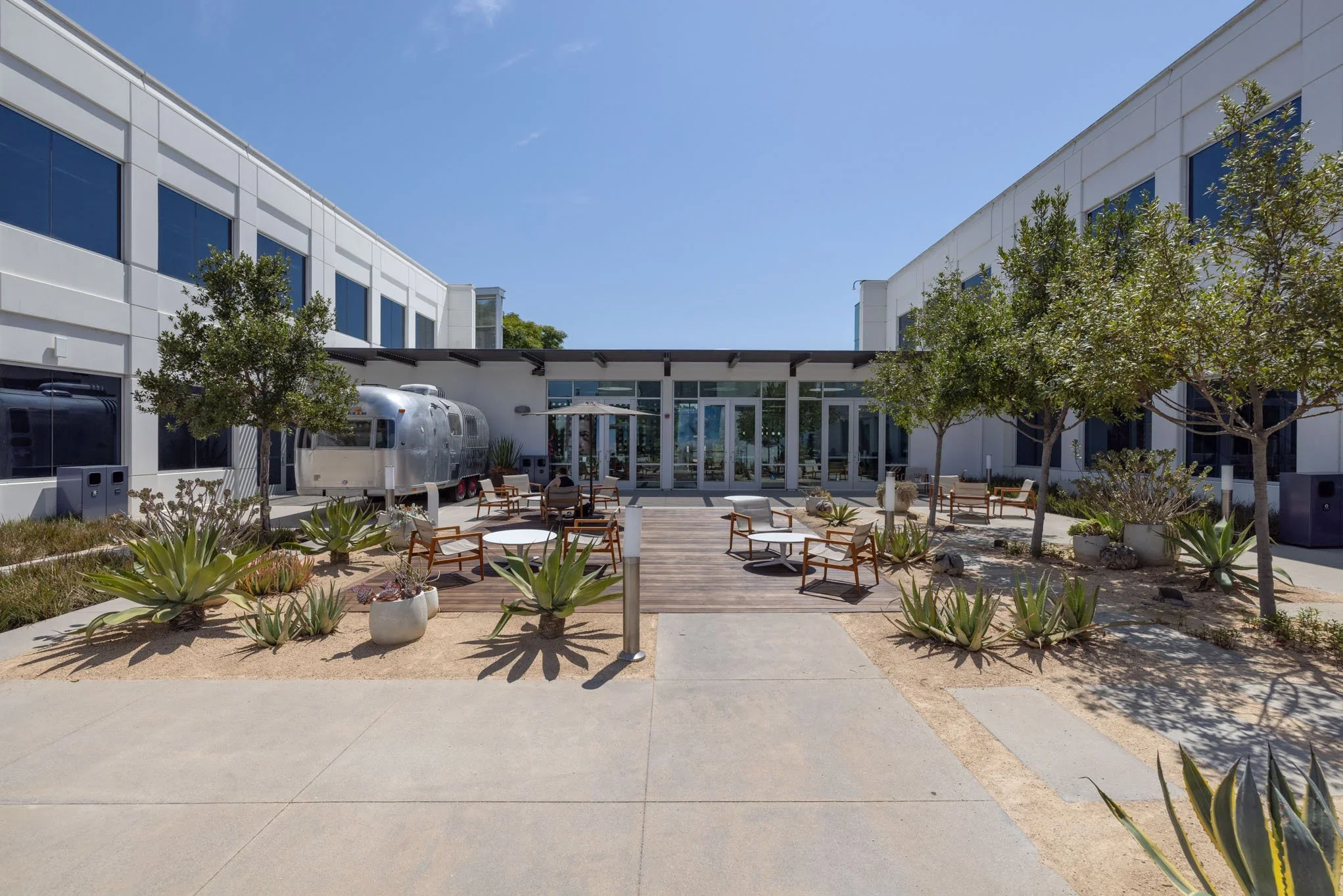  OFFICE CAMPUS PARK FOR TV SHOWS: Costa Mesa  Costa Mesa office campus park, ideal for tv shows, filming, photo shoots, commercials, feature films, and content.